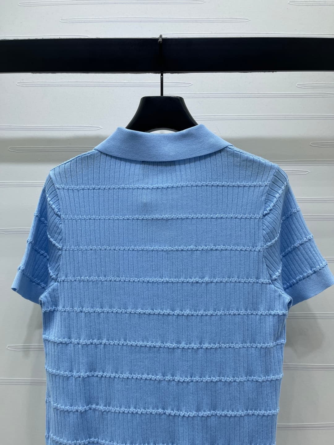 C18503 📣 New high-end collection Chane* 2026 – the latest spring series! Knit V-neck short sleeves! Made from custom silk and wool yarn for a premium and comfortable feel. V-neck and short-sleeve design with fine knitting texture. Single-side logo pattern — image 7