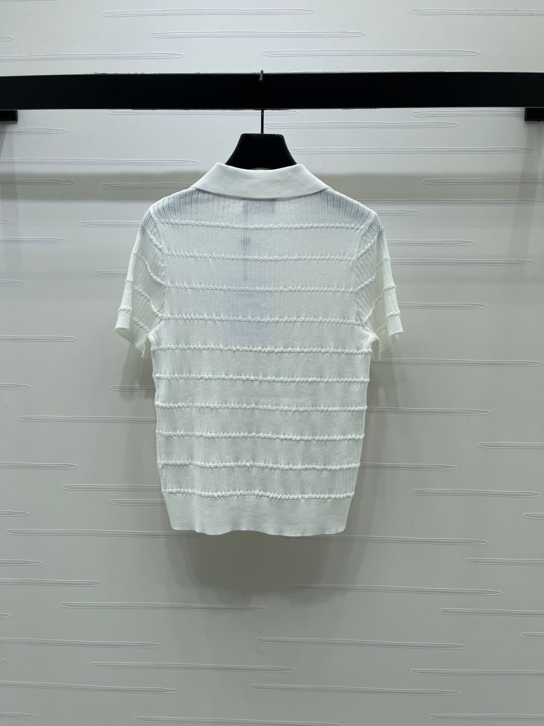 C18504 📣 New high-end collection Chane* 2026 – the latest spring series! Knit V-neck short sleeves! Made from custom silk and wool yarn for a premium and comfortable feel. V-neck and short-sleeve design with fine knitting texture. Single-side logo pattern — image 8