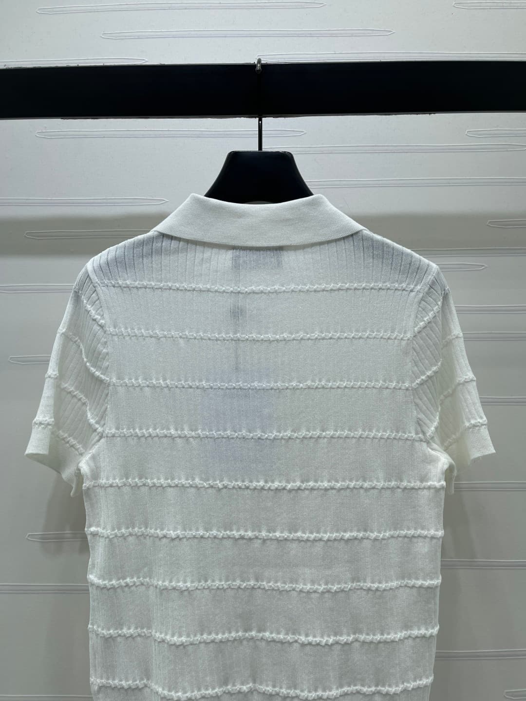 C18504 📣 New high-end collection Chane* 2026 – the latest spring series! Knit V-neck short sleeves! Made from custom silk and wool yarn for a premium and comfortable feel. V-neck and short-sleeve design with fine knitting texture. Single-side logo pattern — image 7