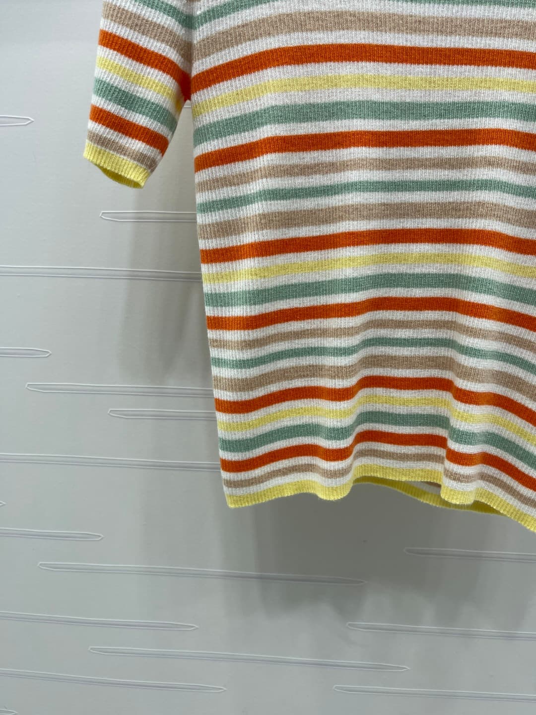 C18610 📣 New high-end quality items – CHANE* 2026! Latest spring collection! Striped round-neck knitted short sleeves! Made from imported silk and fur knitting material; soft and comfortable. Round-neck knitted design with colorful stripes across the enti — image 5