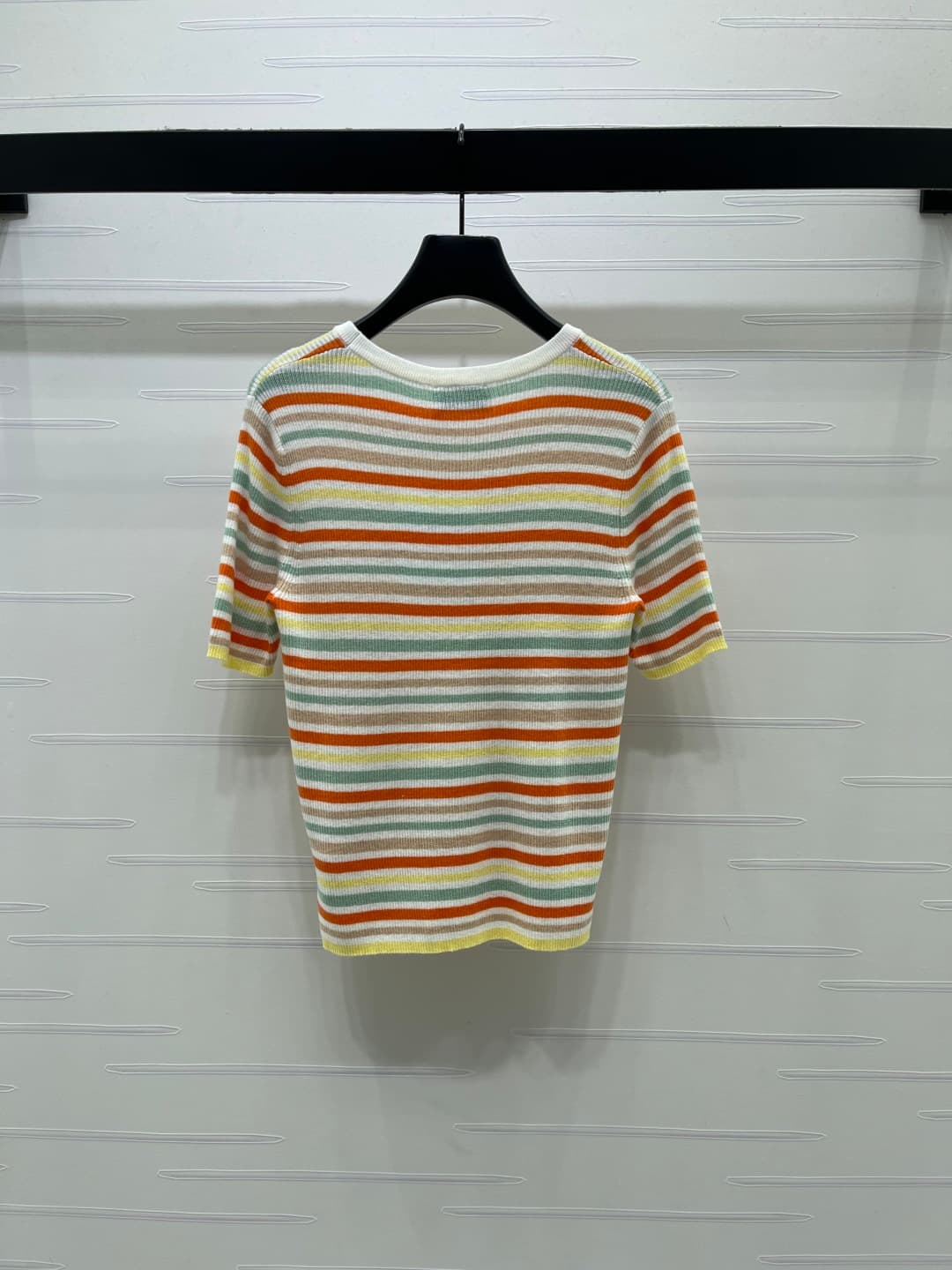 C18610 📣 New high-end quality items – CHANE* 2026! Latest spring collection! Striped round-neck knitted short sleeves! Made from imported silk and fur knitting material; soft and comfortable. Round-neck knitted design with colorful stripes across the enti — image 8