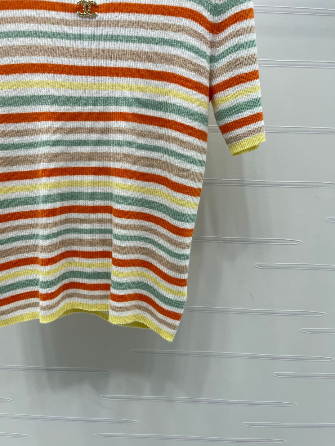 C18610 📣 New high-end quality items – CHANE* 2026! Latest spring collection! Striped round-neck knitted short sleeves! Made from imported silk and fur knitting material; soft and comfortable. Round-neck knitted design with colorful stripes across the enti — image 6