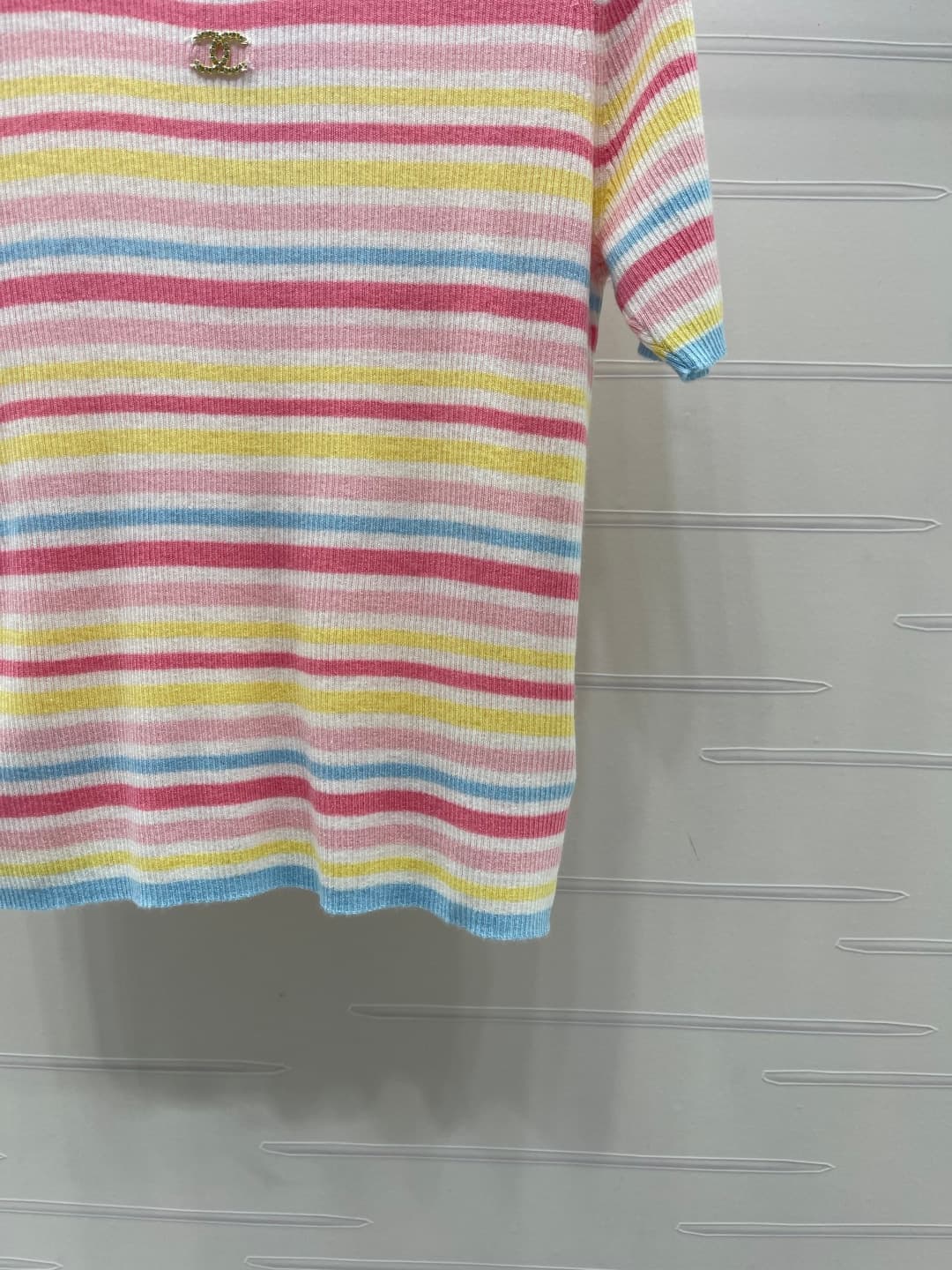 C18611 📣 New high-end quality products from CHANE* 2026 – the latest collection for spring/summer! Striped round-neck knitted short sleeves! Made from imported silk and fur knit material; soft and comfortable. Round-neck knitted design with colored stripe — image 6