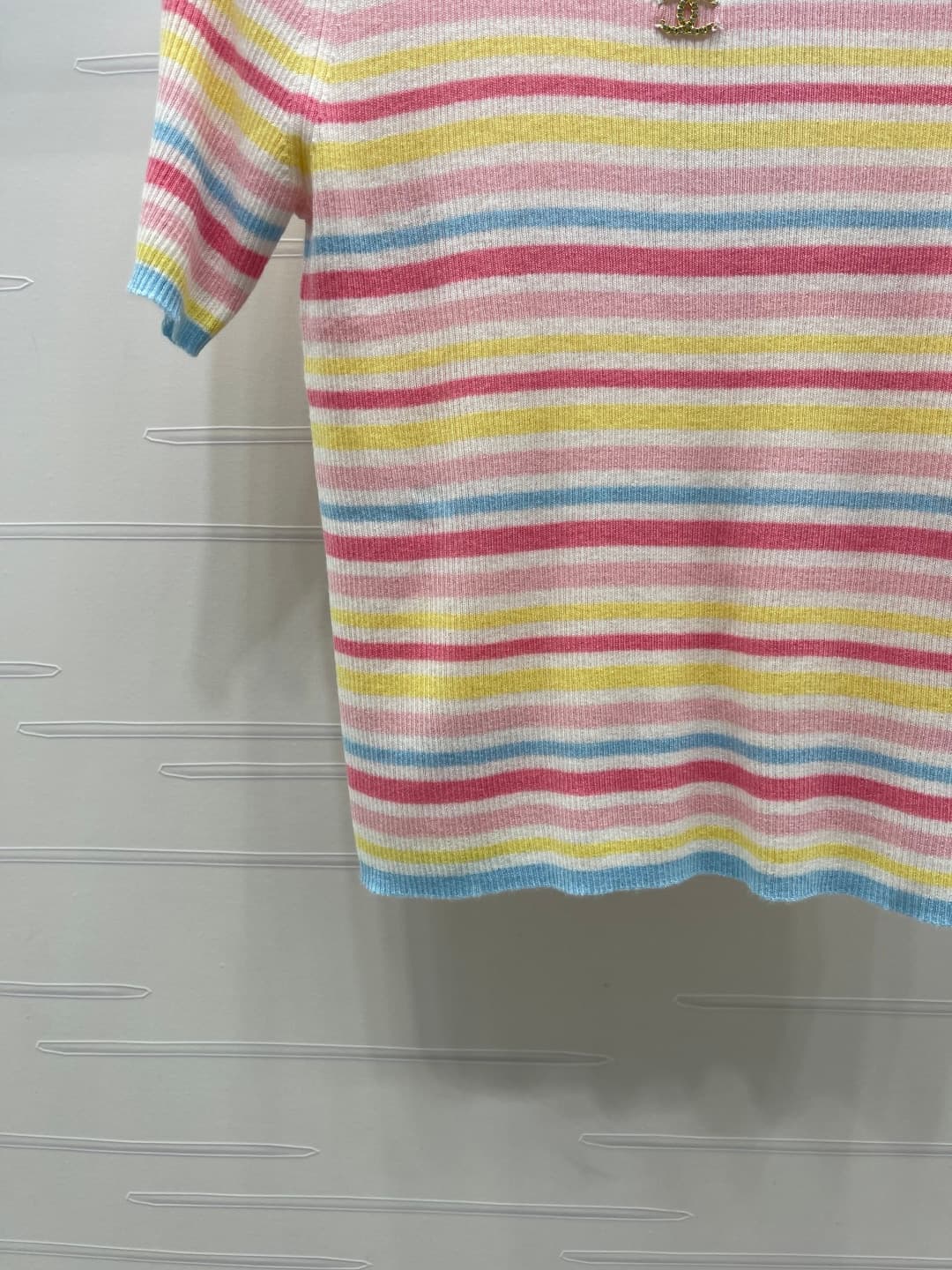 C18611 📣 New high-end quality products from CHANE* 2026 – the latest collection for spring/summer! Striped round-neck knitted short sleeves! Made from imported silk and fur knit material; soft and comfortable. Round-neck knitted design with colored stripe — image 5
