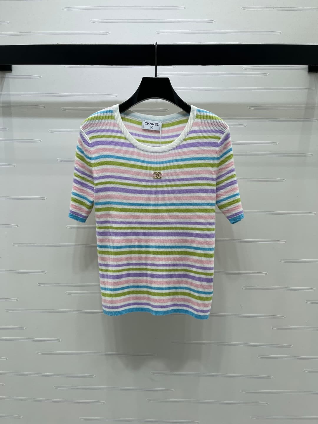 C18612 📣 New high-end quality products from CHANE* 2026 – the latest collection for spring/summer! Striped round-neck knitted short sleeves! Made from imported silk and fur knit material; soft and comfortable. Round-necked knitted design with colorful str — image 2