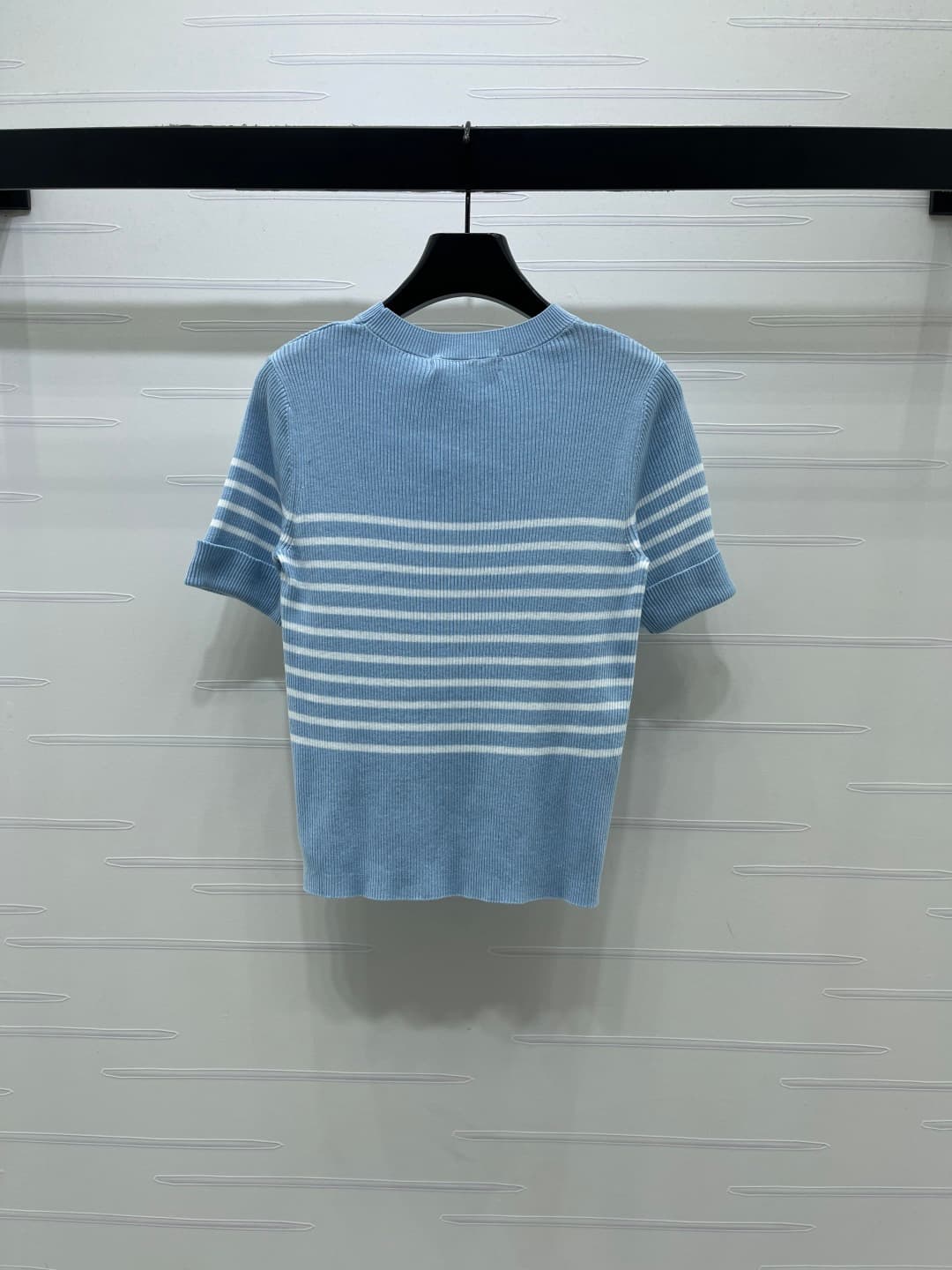 C18507 📣 New high-end collection: Dio* 2026 – the latest spring/summer series! Striped knitted short sleeves! Made from custom silk and wool yarn for a premium and comfortable feel. Knit sleeve design with lettering on the chest, highlighting the brand’s  — image 8