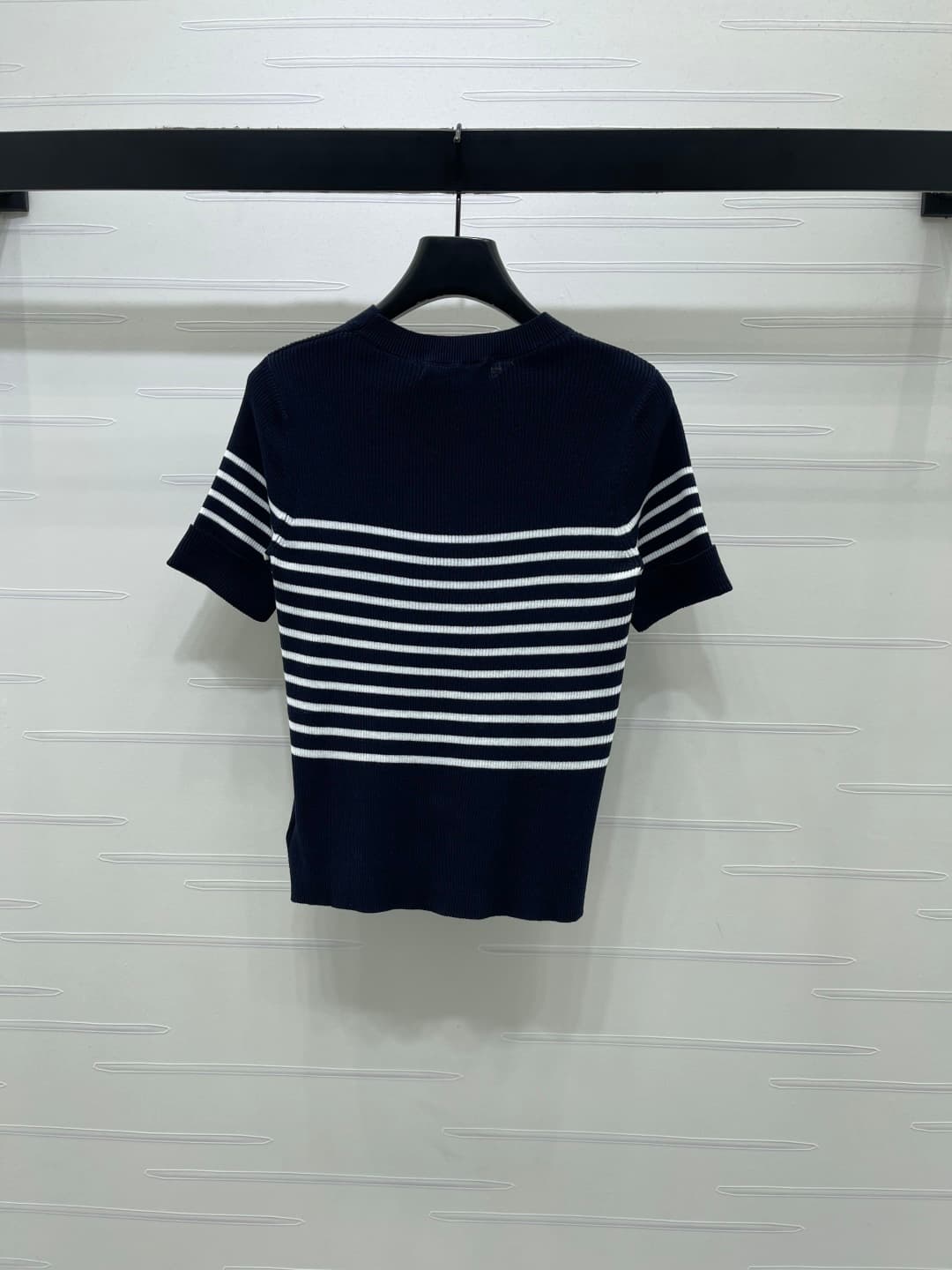 C18506 📣 New high-end collection! Dio* 2026 – the latest spring/summer series! Striped knitted short sleeves! Crafted with custom silk-wool yarn for a premium and comfortable feel. Knit-style short sleeves with lettering on the chest, highlighting the bra — image 8