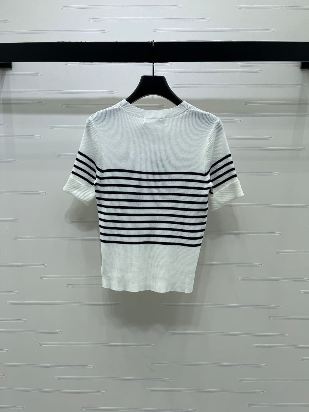 C18508 📣 New high-end collection! Dio* 2026 – the latest spring/summer series! Stripe knitted short sleeves! Made from custom silk-wool yarn for a premium and comfortable feel. Knitted short-sleeve design with logo patches on the chest, highlighting the b — image 8