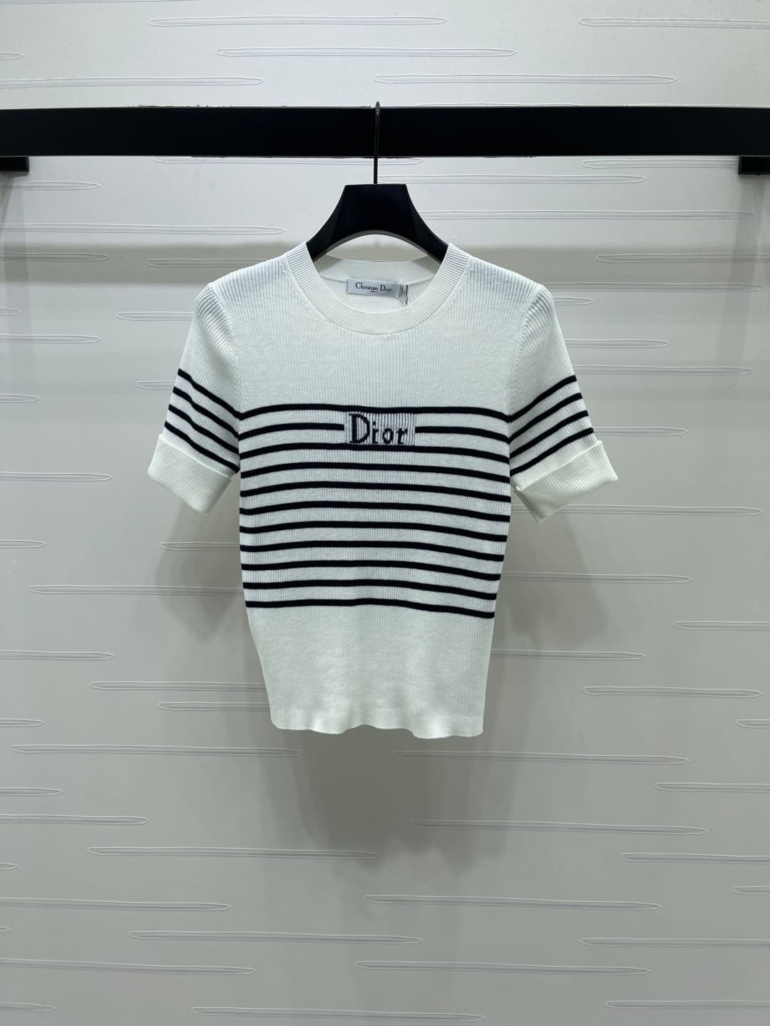 C18508 📣 New high-end collection! Dio* 2026 – the latest spring/summer series! Stripe knitted short sleeves! Made from custom silk-wool yarn for a premium and comfortable feel. Knitted short-sleeve design with logo patches on the chest, highlighting the b — image 2