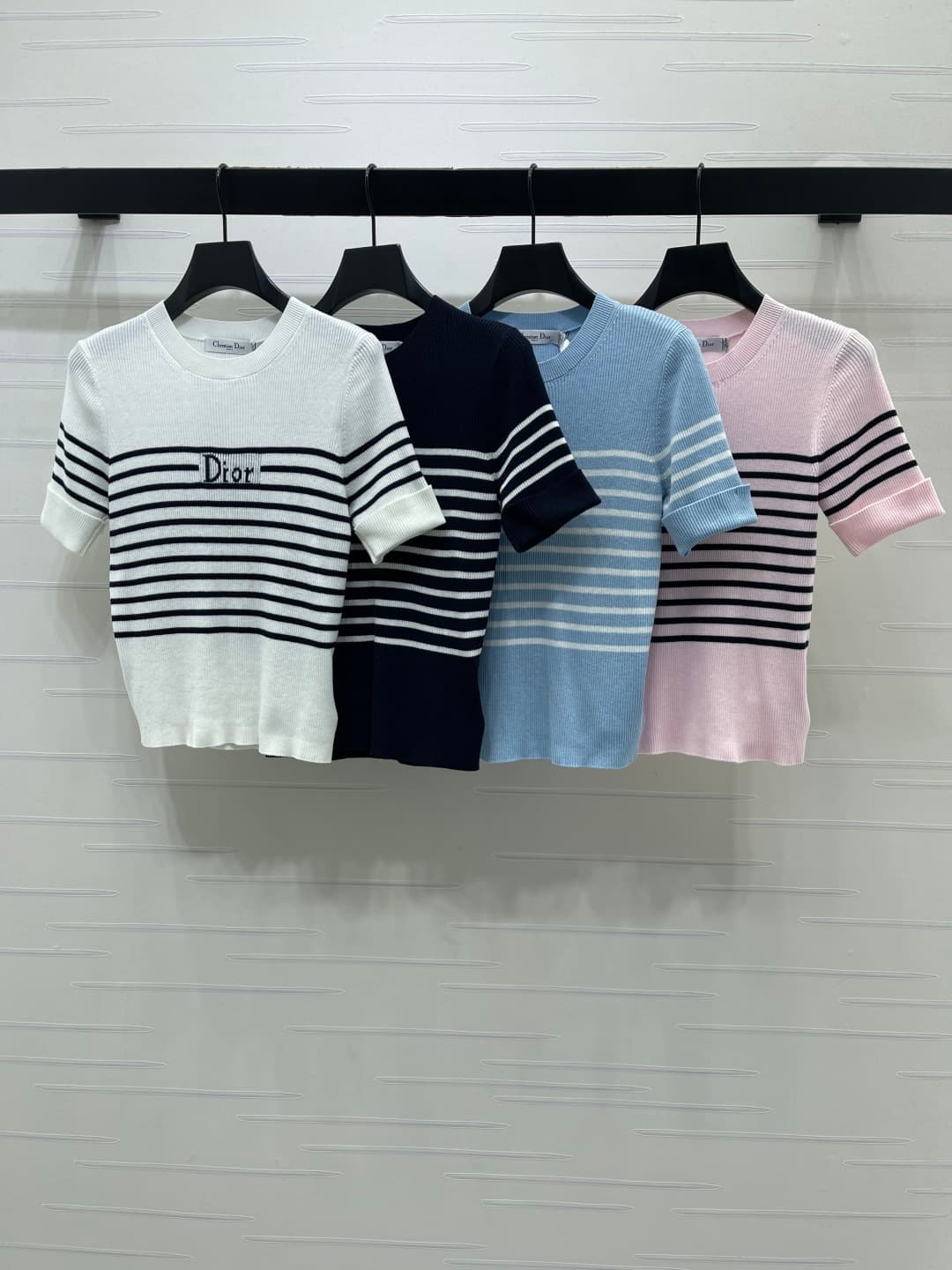 C18508 📣 New high-end collection! Dio* 2026 – the latest spring/summer series! Stripe knitted short sleeves! Made from custom silk-wool yarn for a premium and comfortable feel. Knitted short-sleeve design with logo patches on the chest, highlighting the b — image 1