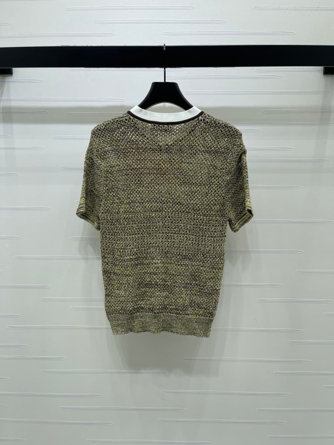 C18511 📣 New high-end collection MiuMi*2026 – the latest spring/summer series! Hollowed round-necked knitted short sleeves! Made from imported yarn, offering a premium texture and comfortable shine. The knitted round-neck top features alternating color st — image 8