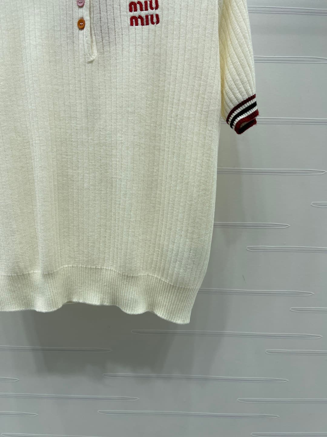 C18619 📣 New high-end collection MiuMi*2026 spring/summer latest series!𝑝𝑜𝑙𝑜 knitted short sleeves! Crafted with imported yarn, comfortable with elasticity and excellent texture. Off-the-shoulder short-sleeve top design offers a casual and relaxed style.  — image 6