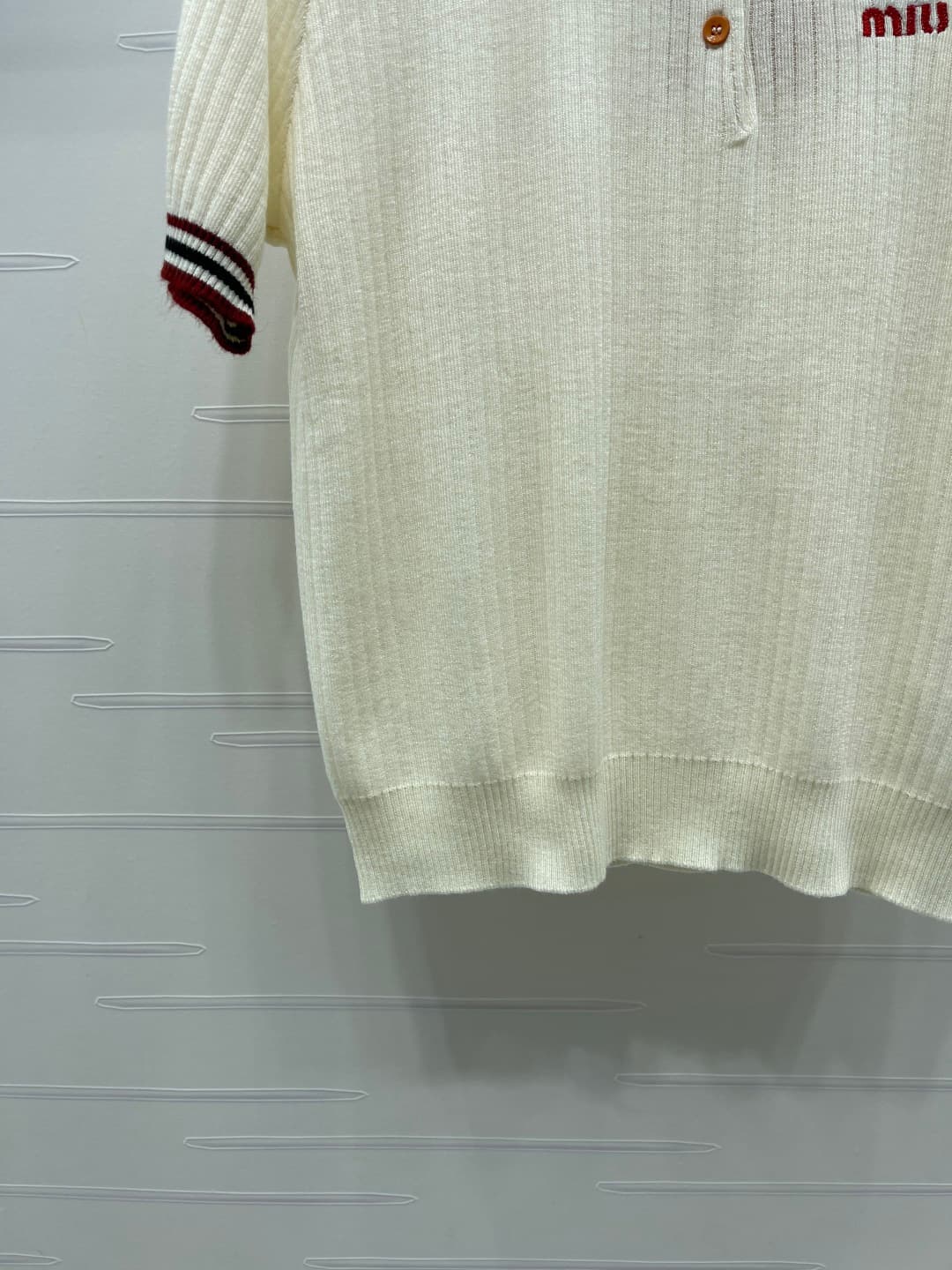 C18619 📣 New high-end collection MiuMi*2026 spring/summer latest series!𝑝𝑜𝑙𝑜 knitted short sleeves! Crafted with imported yarn, comfortable with elasticity and excellent texture. Off-the-shoulder short-sleeve top design offers a casual and relaxed style.  — image 5
