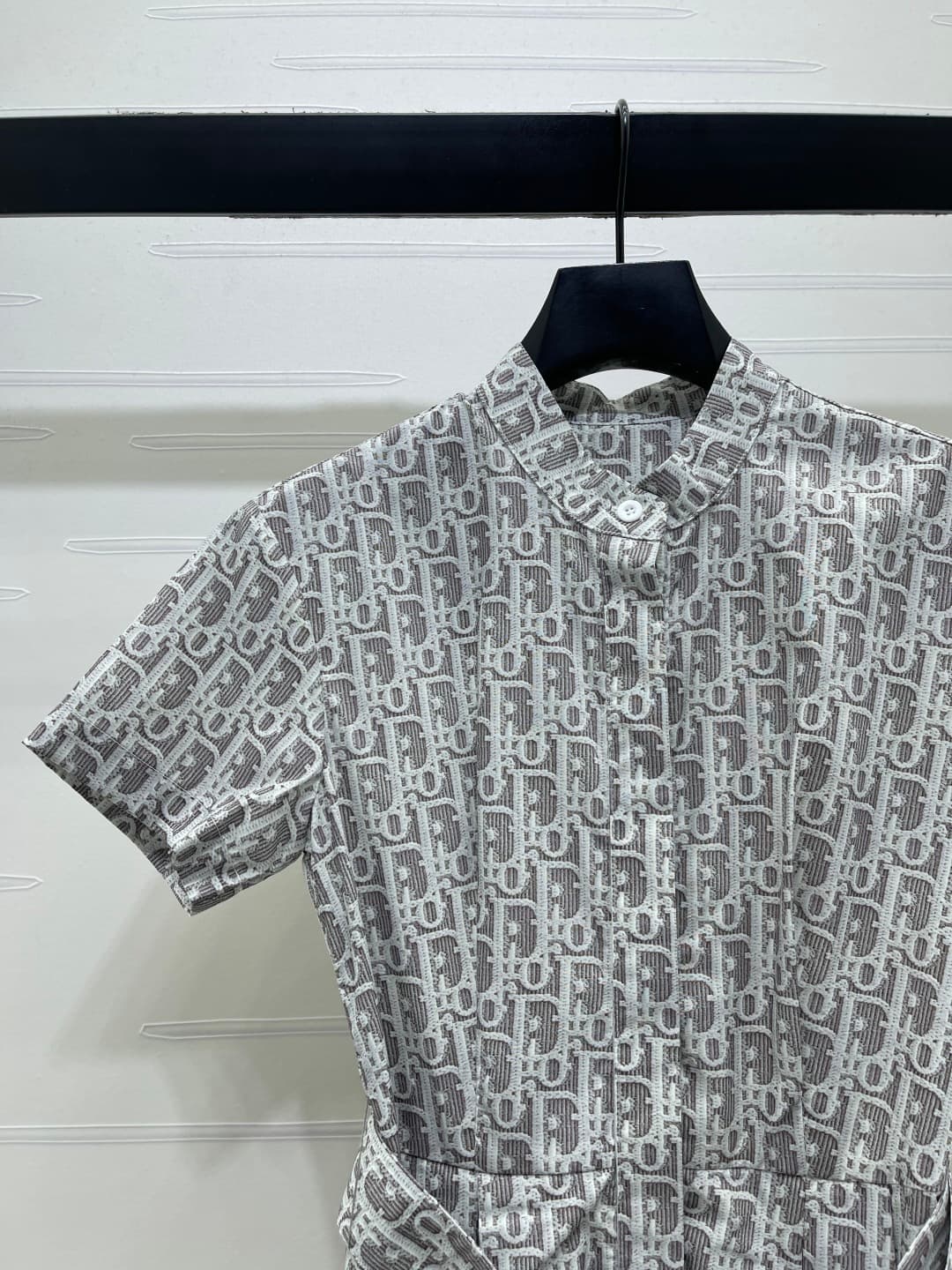 C18626 📣 New high-end collection/series with premium quality! Dio* 2026 spring/summer new collection! Short-sleeved shirts and skirts with pattern design! Custom imported twill silk material – soft and comfortable. The entire body is covered with sketch-s — image 3