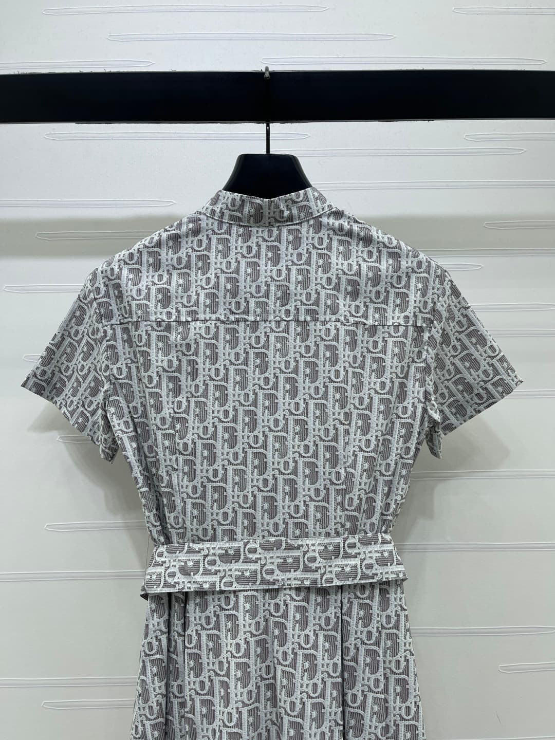 C18626 📣 New high-end collection/series with premium quality! Dio* 2026 spring/summer new collection! Short-sleeved shirts and skirts with pattern design! Custom imported twill silk material – soft and comfortable. The entire body is covered with sketch-s — image 7