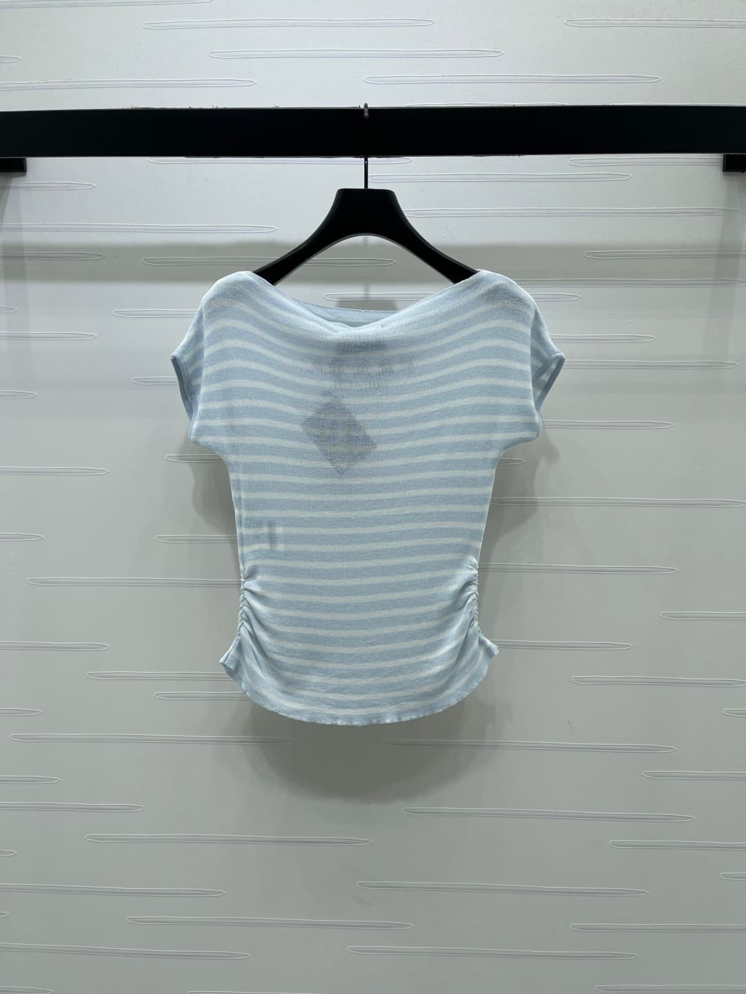 C18645 📣 New high-end vintage/retro products from the latest early spring collection! Irregular knitted short sleeves, crafted with custom silk and wool yarn—soft, elastic, and elegantly shaped. Striped pattern with contrasting colors; side waist creases  — image 8