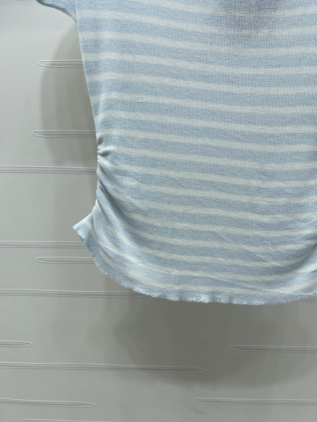 C18645 📣 New high-end vintage/retro products from the latest early spring collection! Irregular knitted short sleeves, crafted with custom silk and wool yarn—soft, elastic, and elegantly shaped. Striped pattern with contrasting colors; side waist creases  — image 5