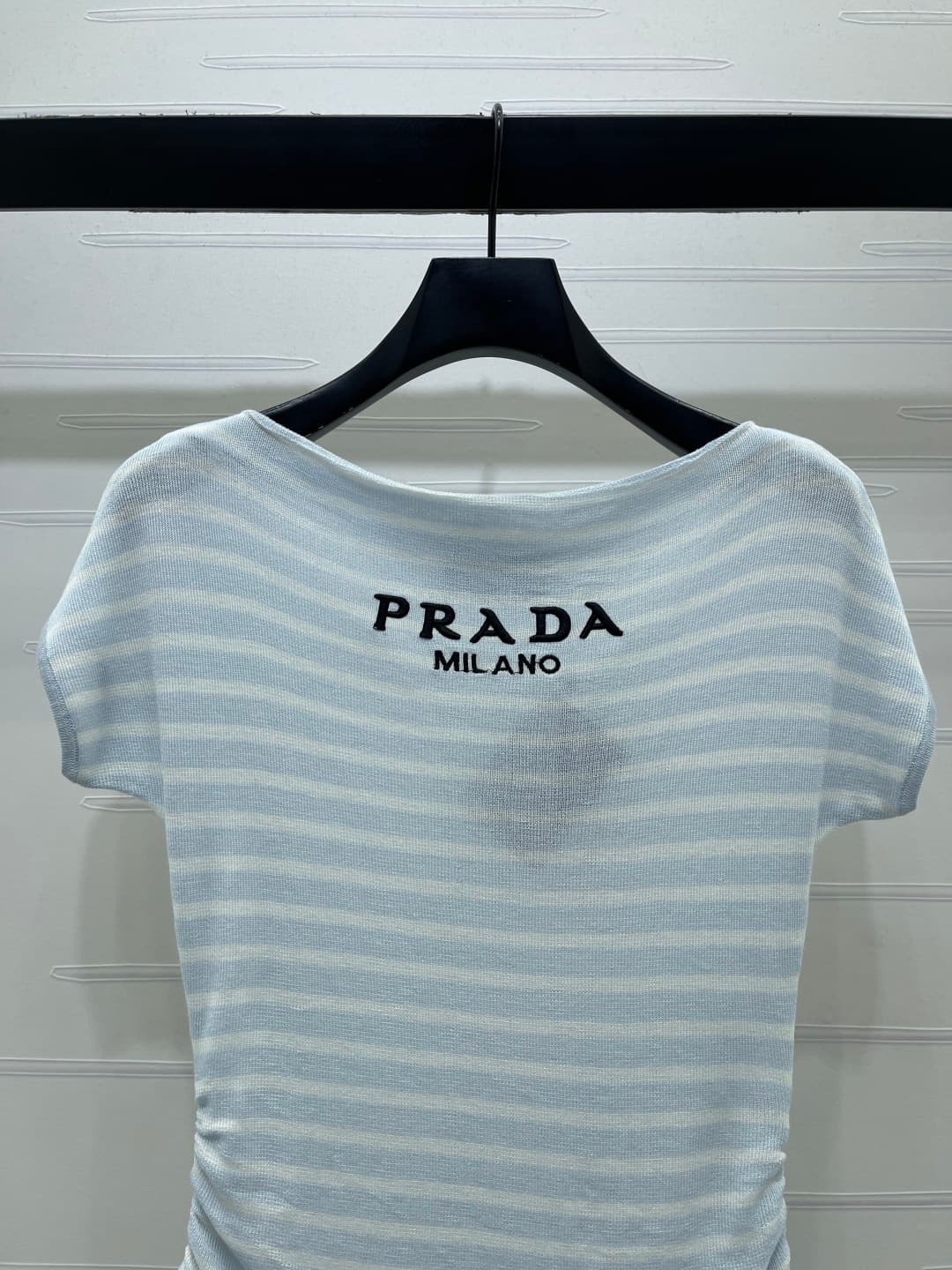 C18645 📣 New high-end vintage/retro products from the latest early spring collection! Irregular knitted short sleeves, crafted with custom silk and wool yarn—soft, elastic, and elegantly shaped. Striped pattern with contrasting colors; side waist creases  — image 4