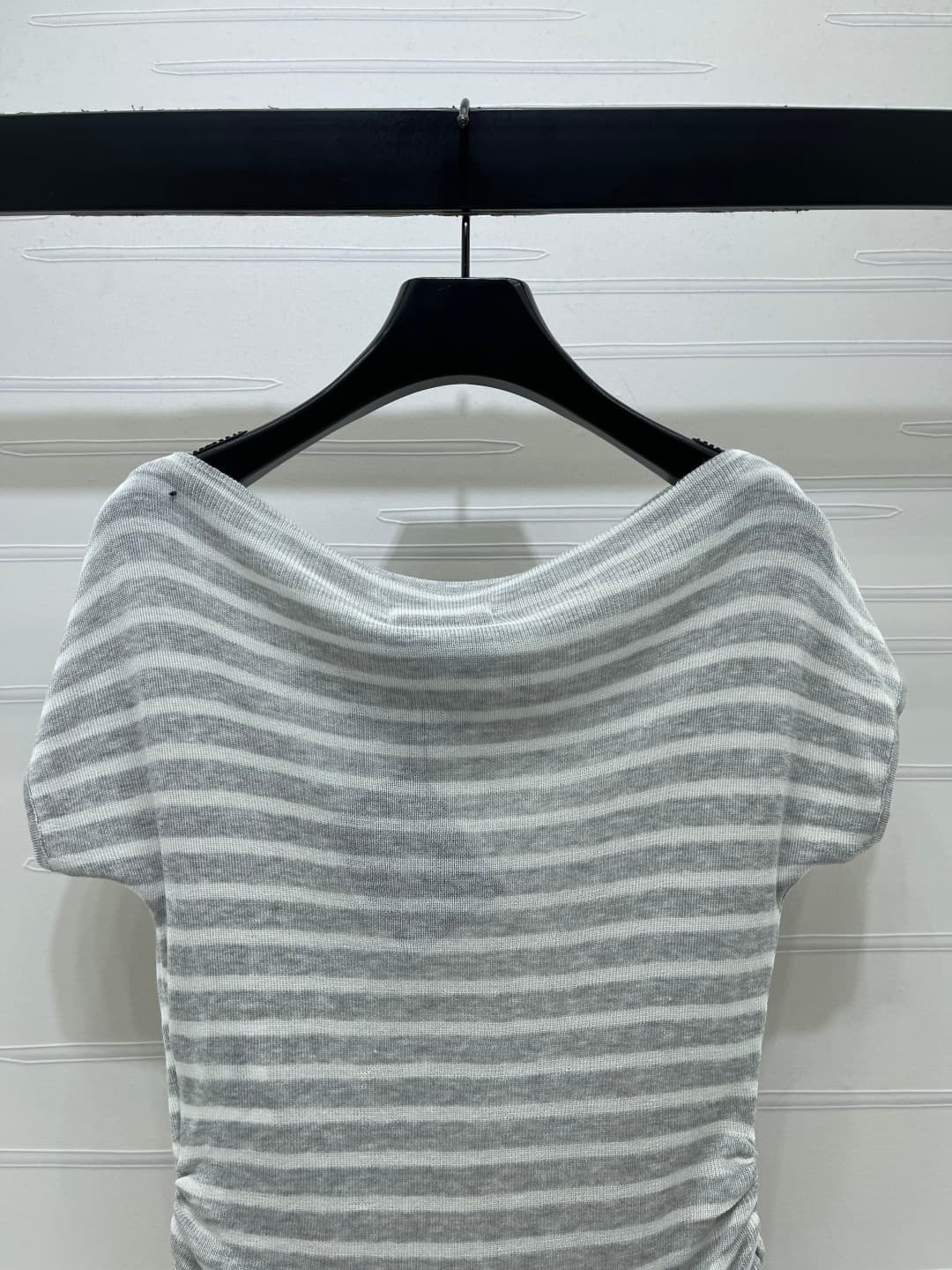 C18646 📣 New high-end vintage/retro products! The latest collection of Prad* 2026 for early spring! Irregular knitted short sleeves, crafted with custom silk-wool yarn – soft, smooth, and highly elastic. Exquisite short sleeve design with stripes in contr — image 7