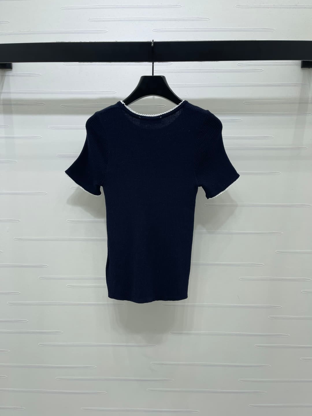 C18482 ❤️pp📣 New high-end products from the original collection! MiuMi*2026 – the latest spring/summer series! Ribbed knit short sleeves! Crafted with fine silk-wool yarn for a premium feel, comfort, and softness. Round neck knit short sleeves with vertic — image 8