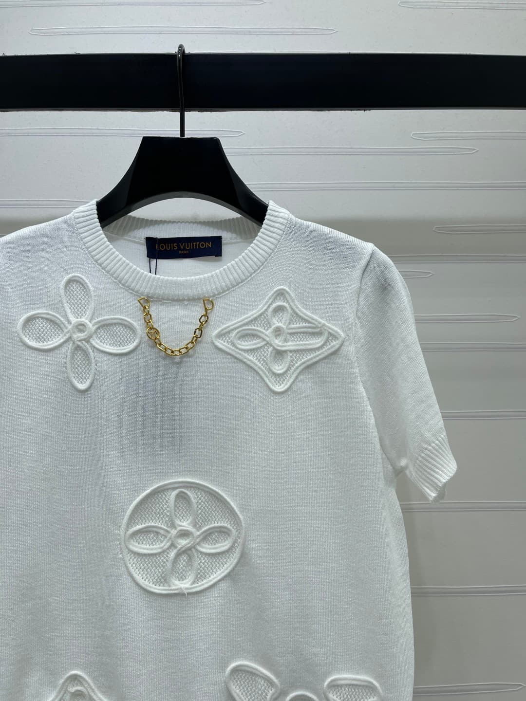 C18648 📣 New high-end collection LOUIS VUI*TON 2026 – the latest spring series! Chain-knit short sleeves! Custom cotton-wool knitting material – comfortable and soft, with excellent quality. Round-necked knitted short sleeve design; elegant and relaxed wi — image 3