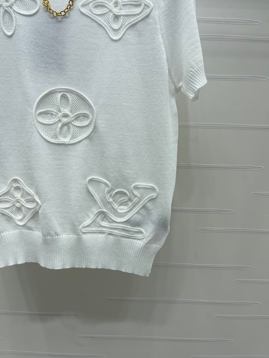 C18648 📣 New high-end collection LOUIS VUI*TON 2026 – the latest spring series! Chain-knit short sleeves! Custom cotton-wool knitting material – comfortable and soft, with excellent quality. Round-necked knitted short sleeve design; elegant and relaxed wi — image 6