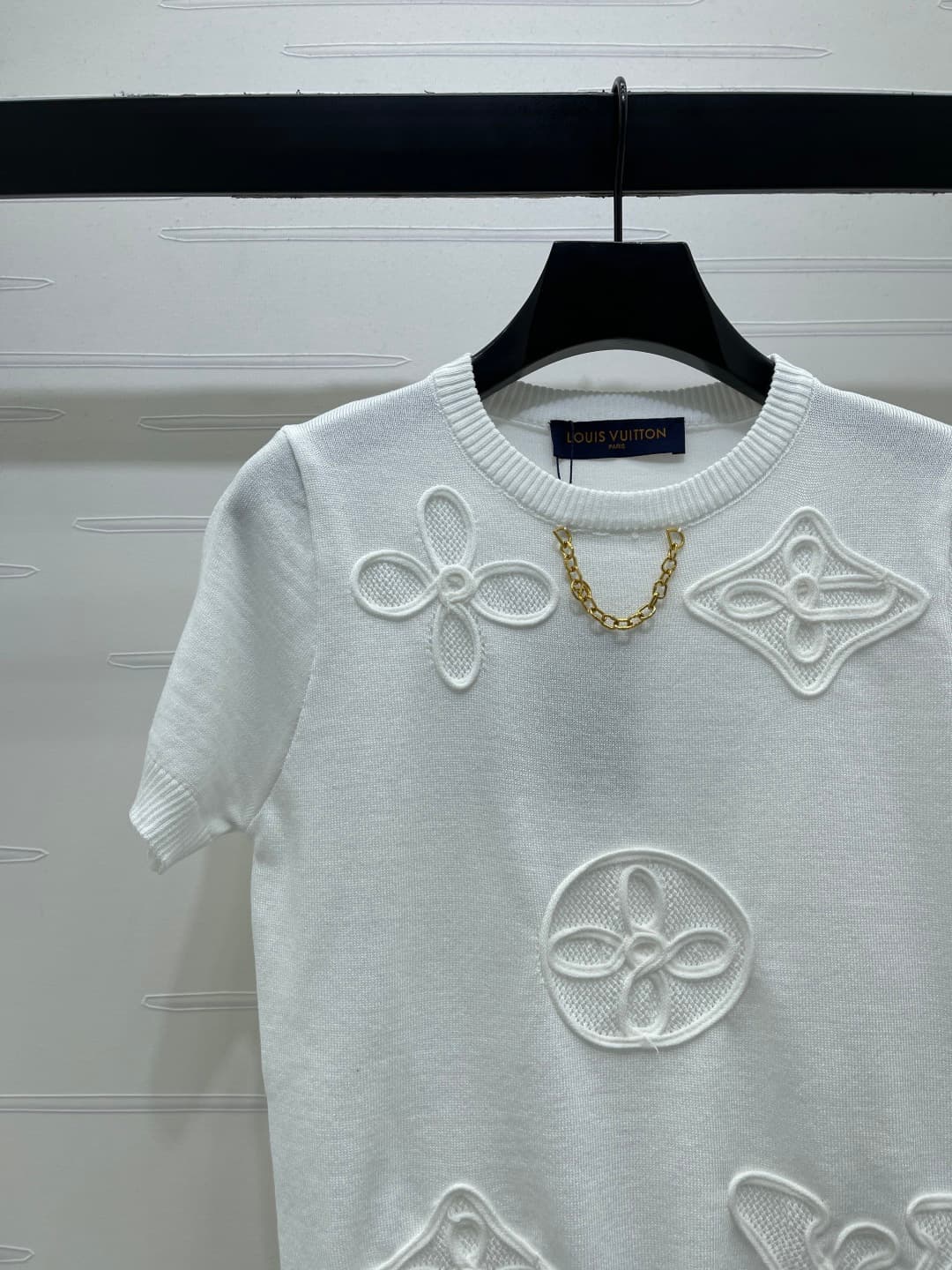 C18648 📣 New high-end collection LOUIS VUI*TON 2026 – the latest spring series! Chain-knit short sleeves! Custom cotton-wool knitting material – comfortable and soft, with excellent quality. Round-necked knitted short sleeve design; elegant and relaxed wi — image 4