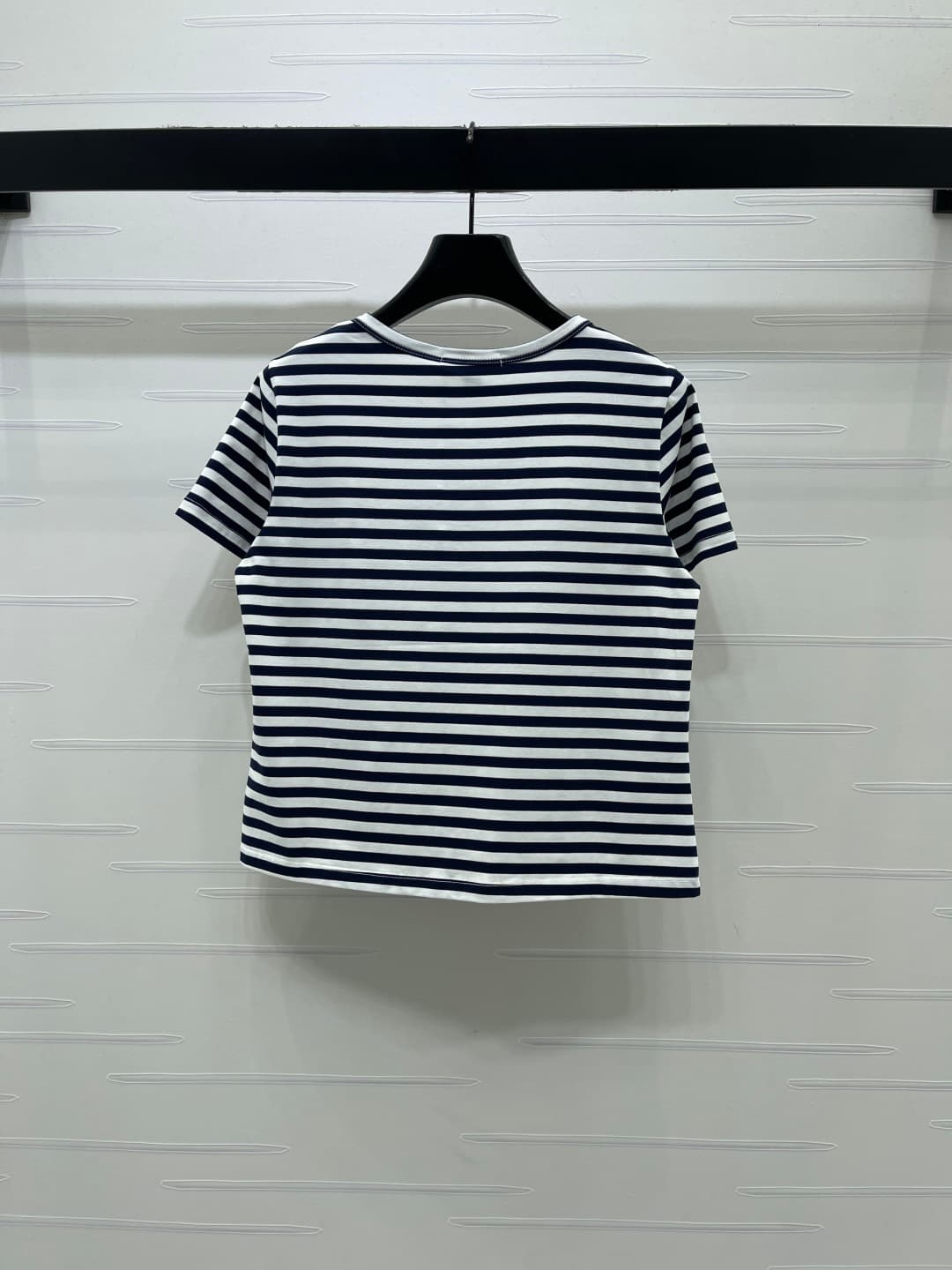 C18627 📣 New high-end collection/series from LOUIS VUI*TON 2026! Round-necked striped short-sleeve T-shirt! Custom-made imported cotton material – comfortable and breathable. Round-necked short-sleeve top design with a half-collar button closure for easy  — image 8