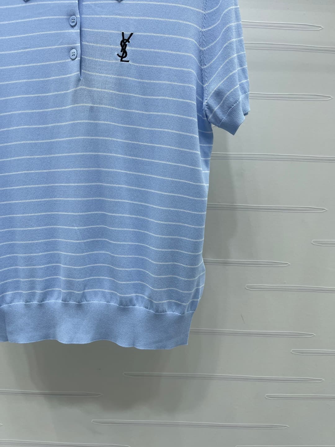 C18659 📣 New high-end collection from YSL* 2026 – the latest spring/summer series! V-necked striped knitted short sleeves! Crafted with custom silk-wool yarn for a premium and comfortable feel. V-necked short sleeve design with half-open buttons. Contrast — image 6