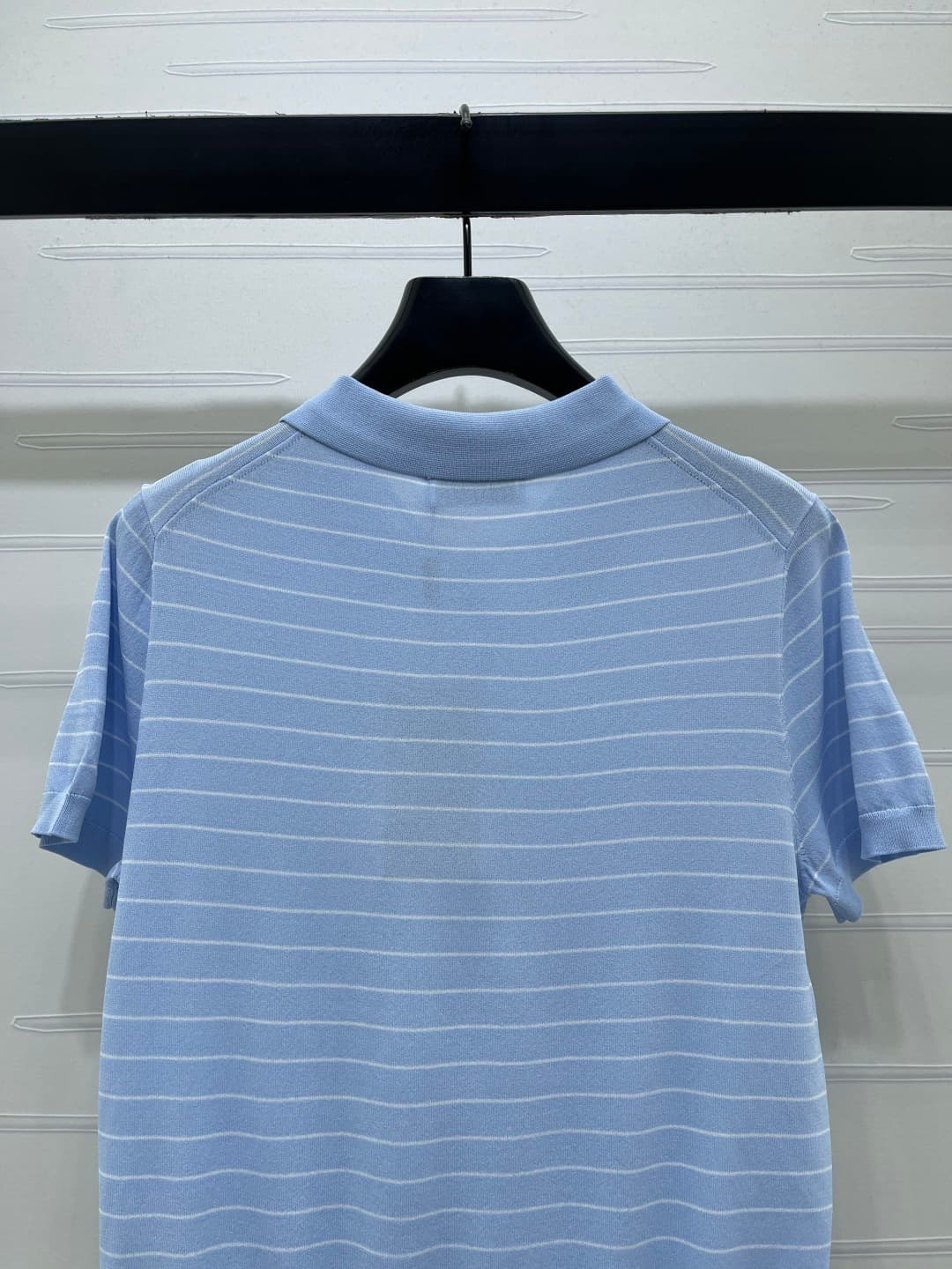 C18659 📣 New high-end collection from YSL* 2026 – the latest spring/summer series! V-necked striped knitted short sleeves! Crafted with custom silk-wool yarn for a premium and comfortable feel. V-necked short sleeve design with half-open buttons. Contrast — image 7