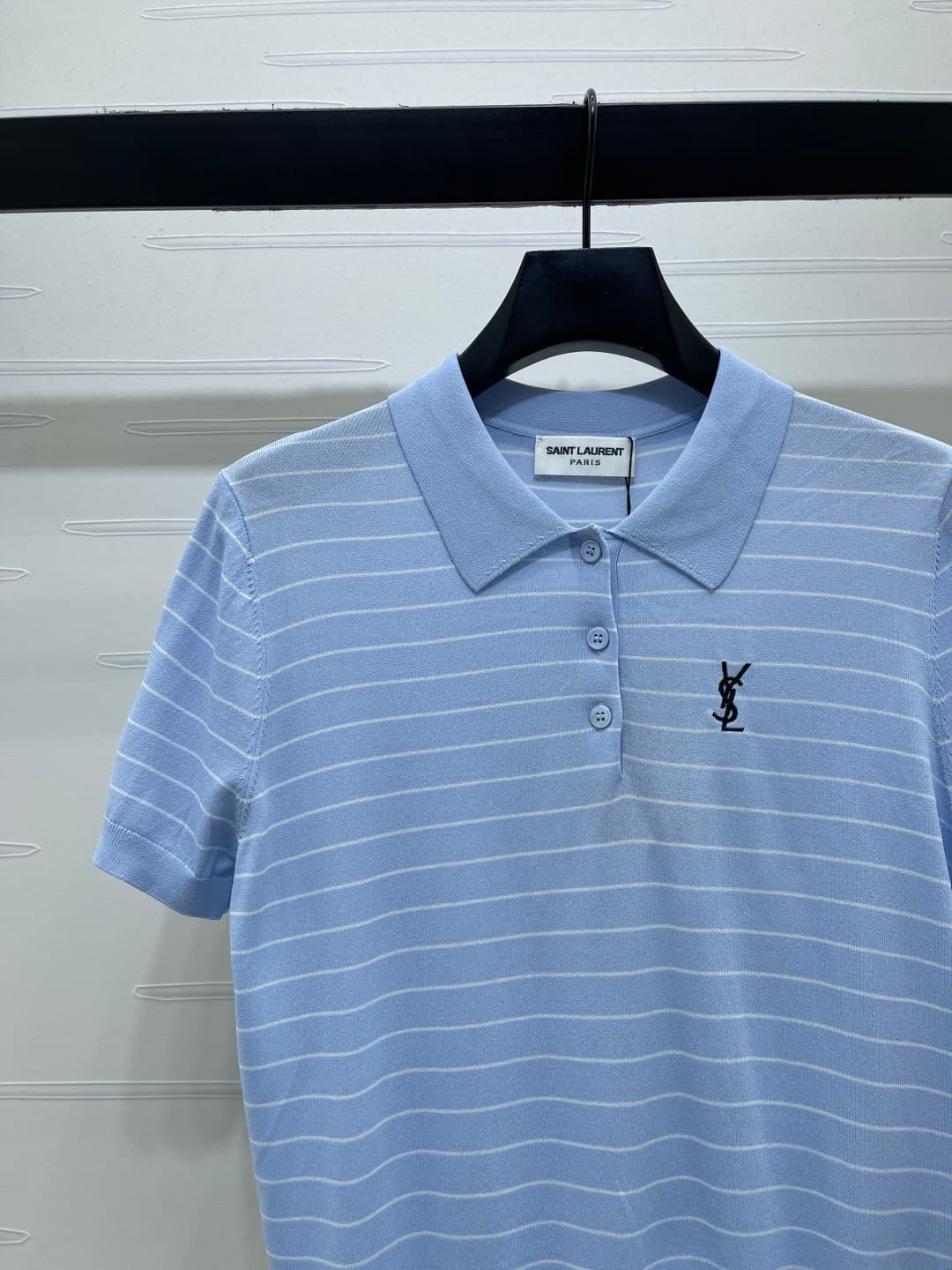 C18659 📣 New high-end collection from YSL* 2026 – the latest spring/summer series! V-necked striped knitted short sleeves! Crafted with custom silk-wool yarn for a premium and comfortable feel. V-necked short sleeve design with half-open buttons. Contrast — image 3