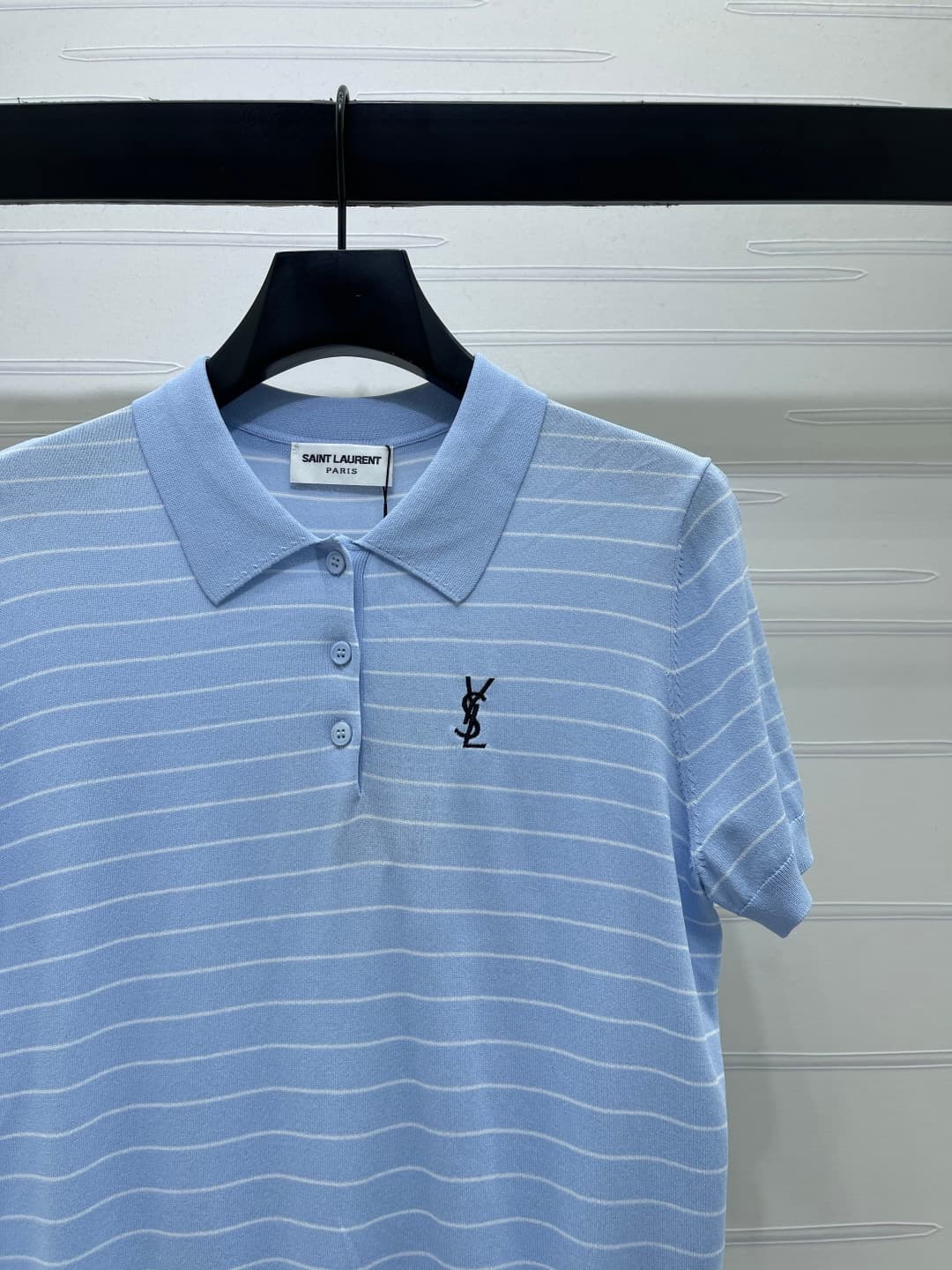 C18659 📣 New high-end collection from YSL* 2026 – the latest spring/summer series! V-necked striped knitted short sleeves! Crafted with custom silk-wool yarn for a premium and comfortable feel. V-necked short sleeve design with half-open buttons. Contrast — image 2