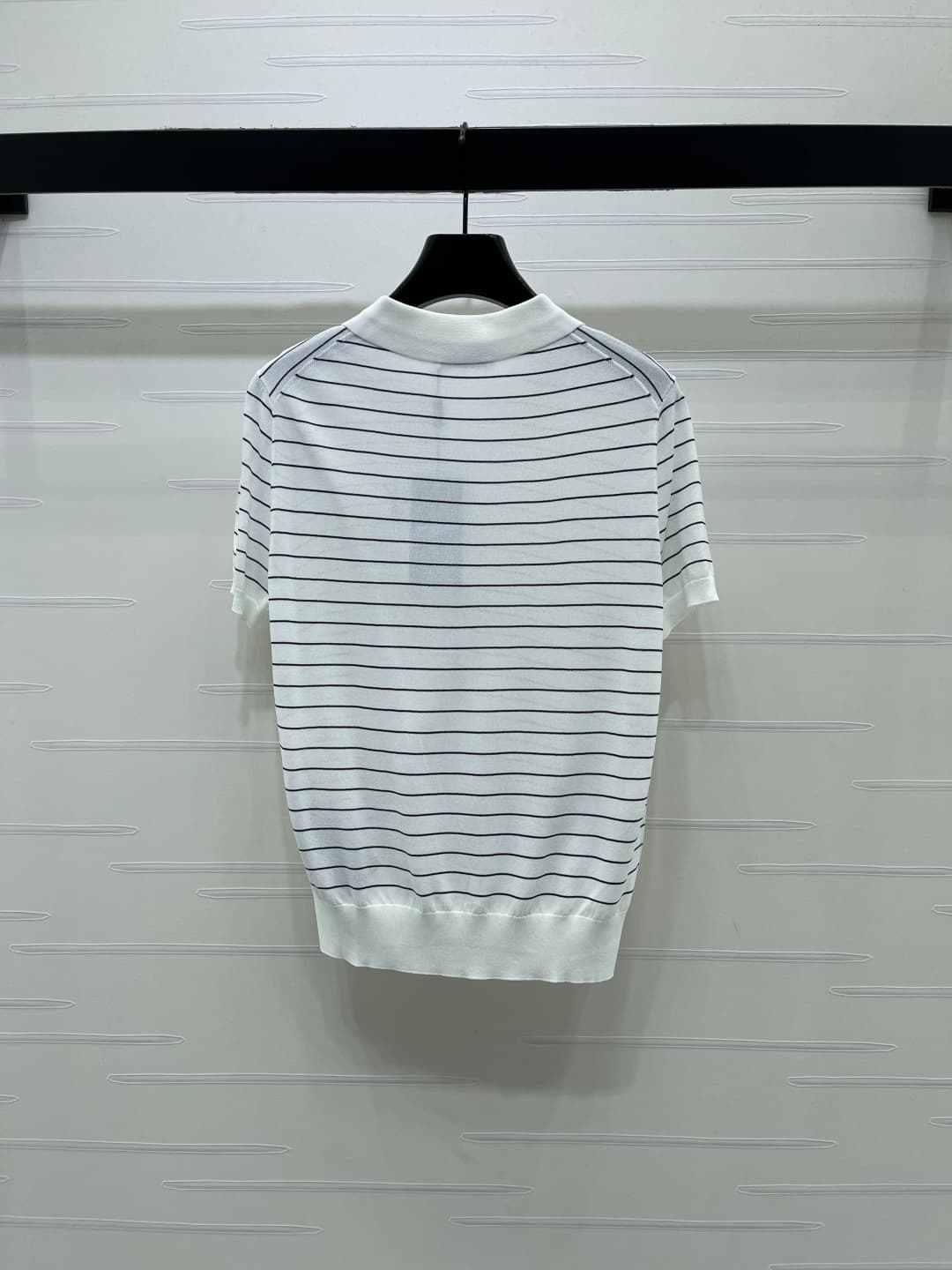 C18660 📣 New high-end collection! YSL* 2026 – the latest spring/summer series! V-Neck striped knitted short sleeves! Crafted with custom silk and wool yarn for a premium and comfortable feel. V-neck short sleeve design with half-open buttons. Full-body al — image 8