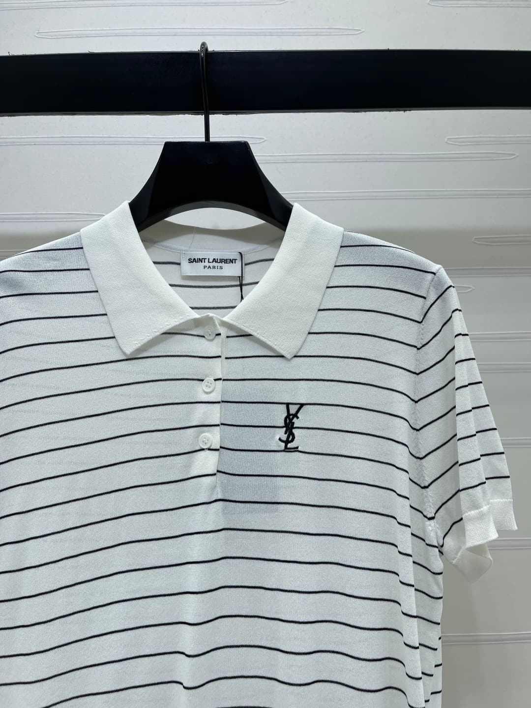 C18660 📣 New high-end collection! YSL* 2026 – the latest spring/summer series! V-Neck striped knitted short sleeves! Crafted with custom silk and wool yarn for a premium and comfortable feel. V-neck short sleeve design with half-open buttons. Full-body al — image 3