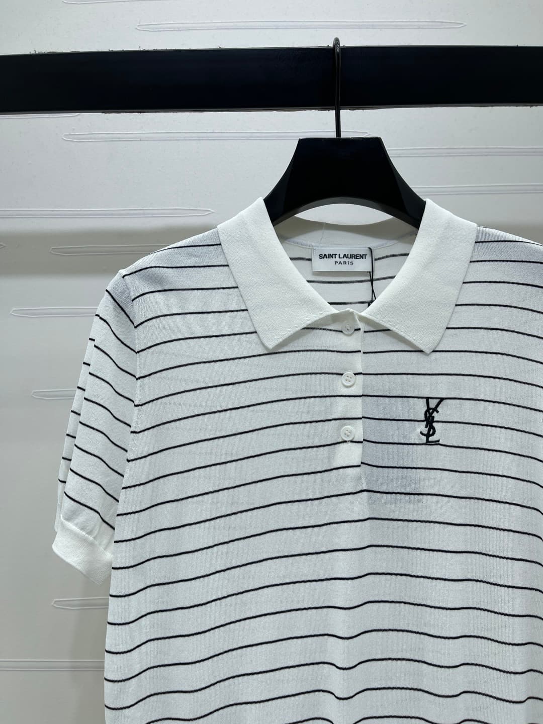 C18660 📣 New high-end collection! YSL* 2026 – the latest spring/summer series! V-Neck striped knitted short sleeves! Crafted with custom silk and wool yarn for a premium and comfortable feel. V-neck short sleeve design with half-open buttons. Full-body al — image 4