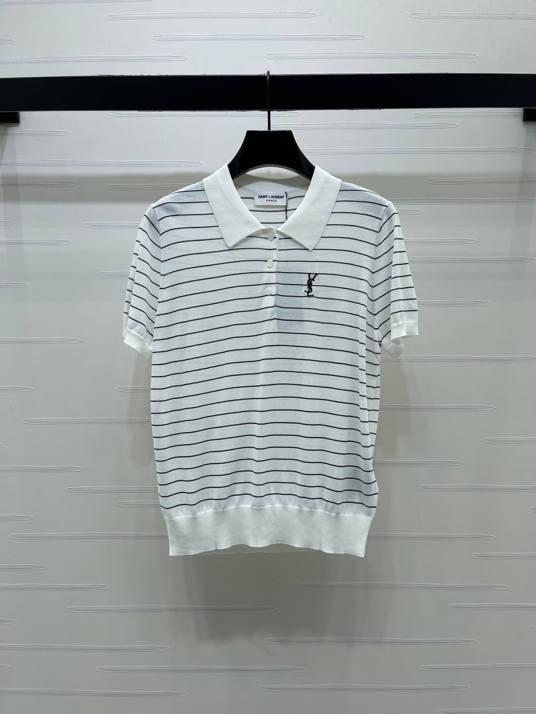 C18660 📣 New high-end collection! YSL* 2026 – the latest spring/summer series! V-Neck striped knitted short sleeves! Crafted with custom silk and wool yarn for a premium and comfortable feel. V-neck short sleeve design with half-open buttons. Full-body al — image 2