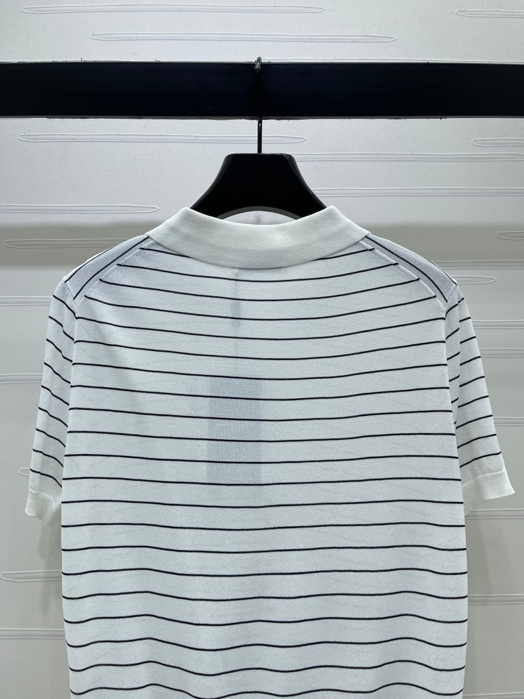 C18660 📣 New high-end collection! YSL* 2026 – the latest spring/summer series! V-Neck striped knitted short sleeves! Crafted with custom silk and wool yarn for a premium and comfortable feel. V-neck short sleeve design with half-open buttons. Full-body al — image 7
