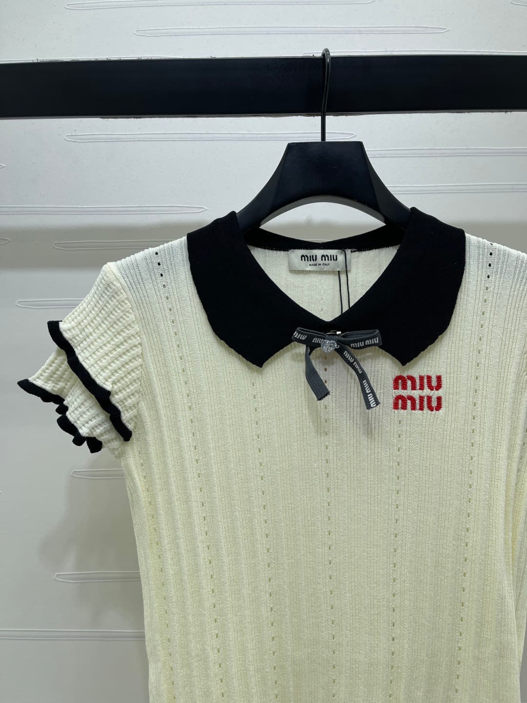 C18652 📣 New high-end collection/series – the latest spring collection by MiuMi*2026! Short sleeves with a doll collar and open knit pattern! Custom silk-wool knit material – soft, delicate, and highly elastic. Knit top with a fluttering collar design and — image 4
