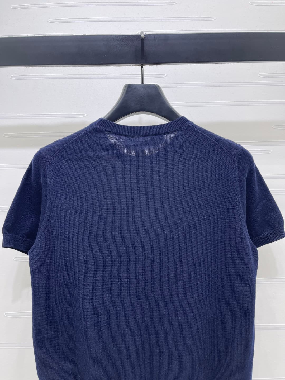 C18658 📣 New high-end collection! Dio* 2026 – the latest spring series! Round neck with pentagram embroidery on knitted short sleeves! Customized silk-wool knitting material – elegant texture, comfortable and soft. The round-necked knitted design features — image 7