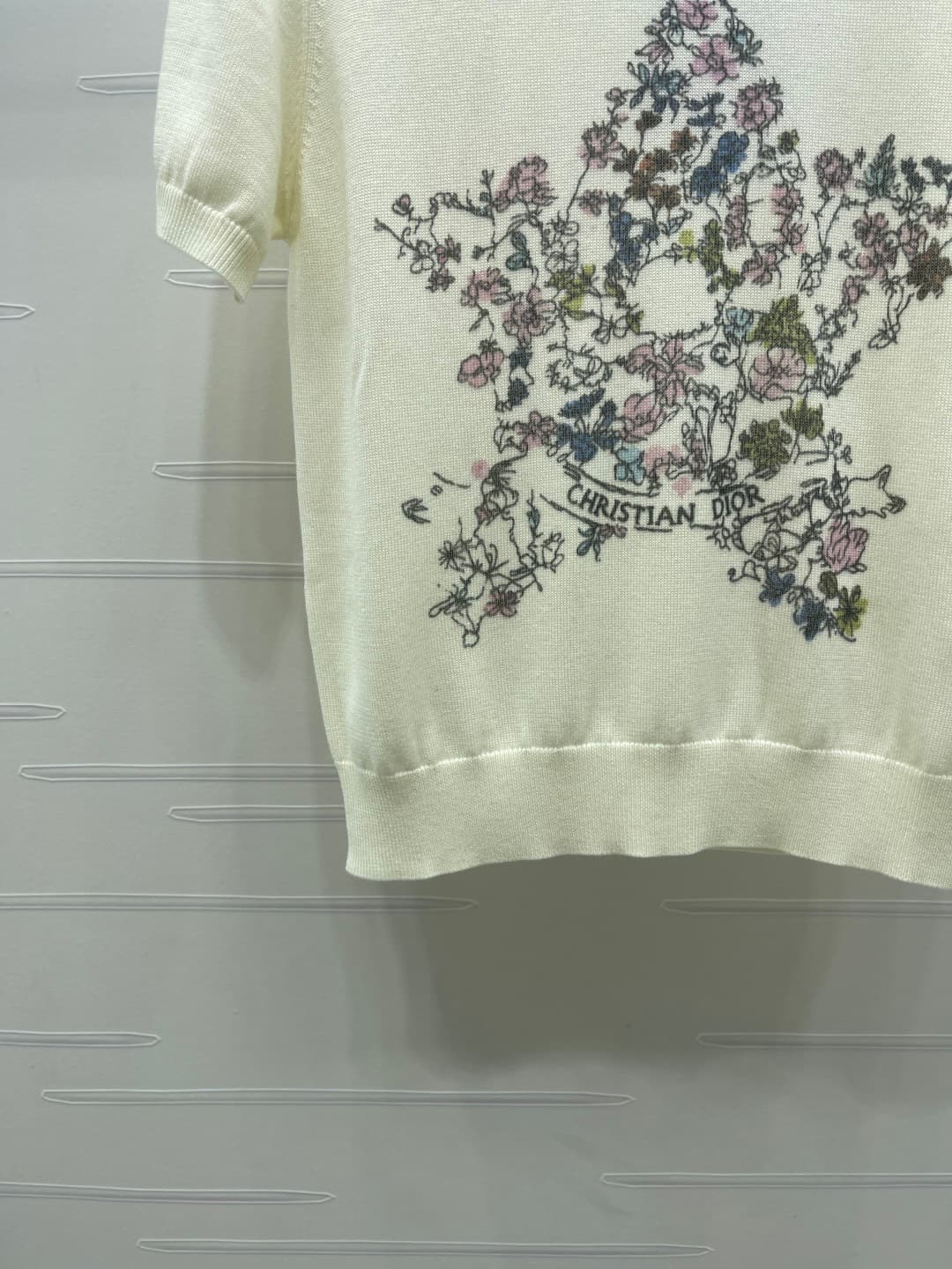 C18653 📣 New high-end collection! Dio* 2026 – the latest spring series! Round neck with pentagram embroidery on knitted short sleeves! Customized silk-fiber knitting material offers premium quality, comfort, and softness. The round-necked knitted design f — image 5