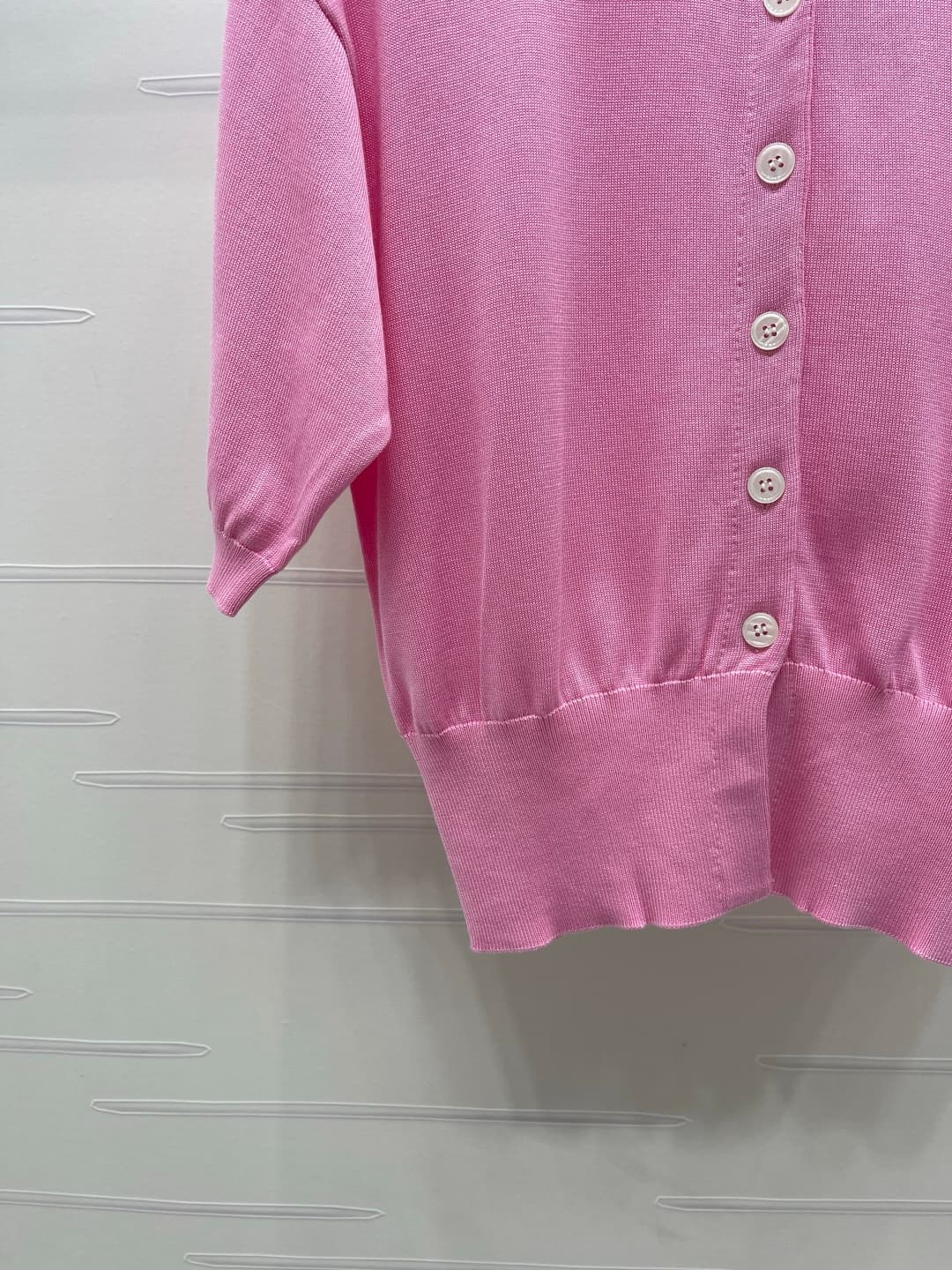 C18661 📣 New high-end collection/series – the latest spring/summer collection from Dio* 2026! Knit short-sleeve sweater with letter logo! Made from custom cotton-wool yarn, offering a premium texture, comfort, and softness. Round neck short-sleeve design, — image 5