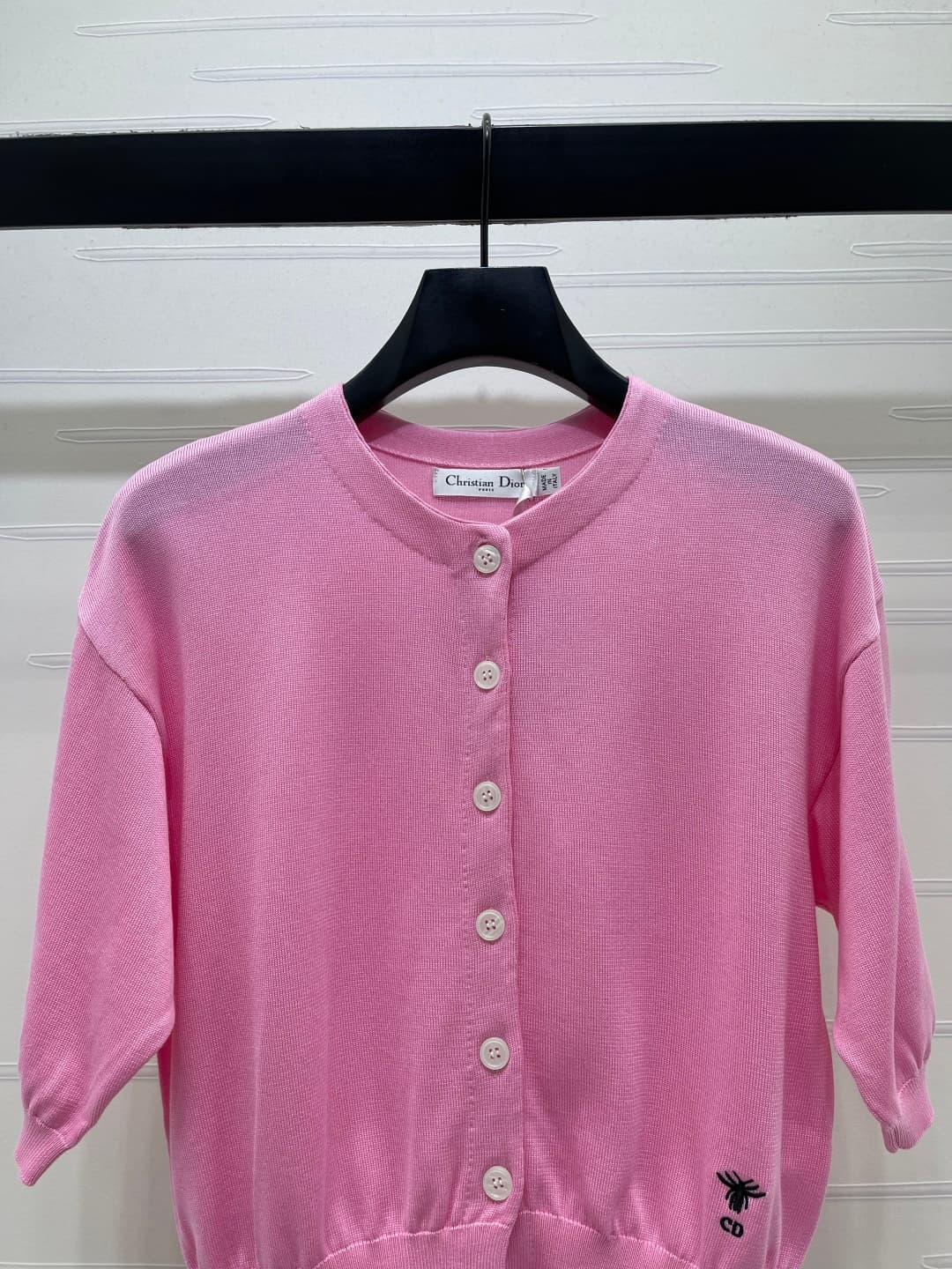 C18661 📣 New high-end collection/series – the latest spring/summer collection from Dio* 2026! Knit short-sleeve sweater with letter logo! Made from custom cotton-wool yarn, offering a premium texture, comfort, and softness. Round neck short-sleeve design, — image 4