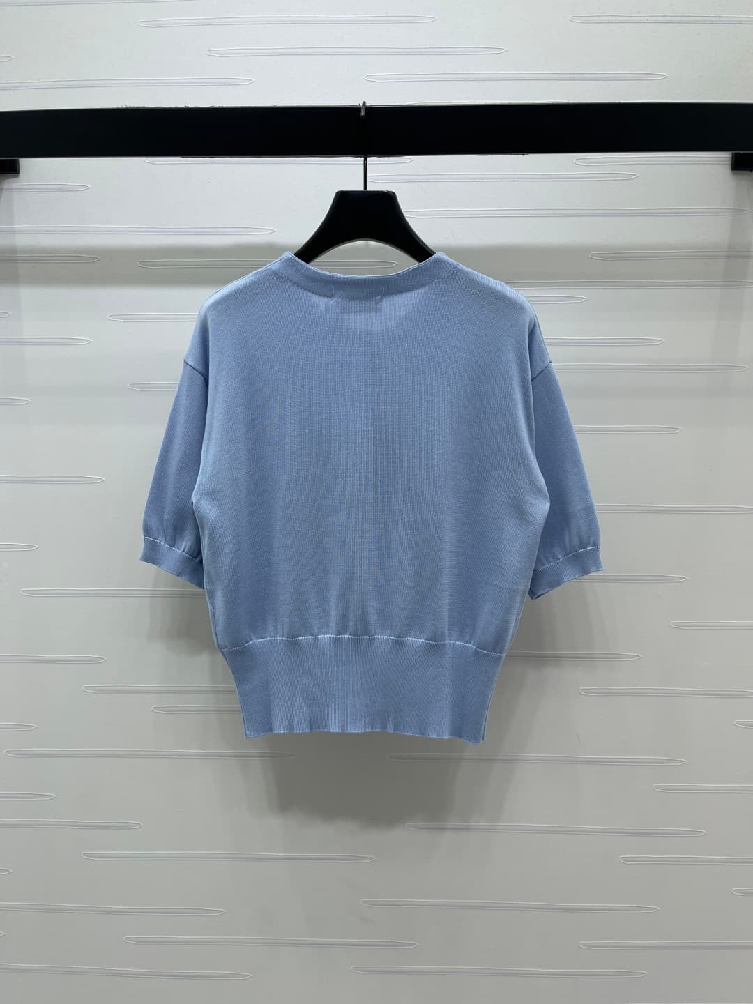 C18662 📣 New high-end collection/series – the latest spring/summer collection from Dio* 2026! Knit short-sleeve sweater with letter logo! Made from custom cotton-wool yarn, offering a premium feel, comfort, and softness. Round-necked short-sleeve design,  — image 7