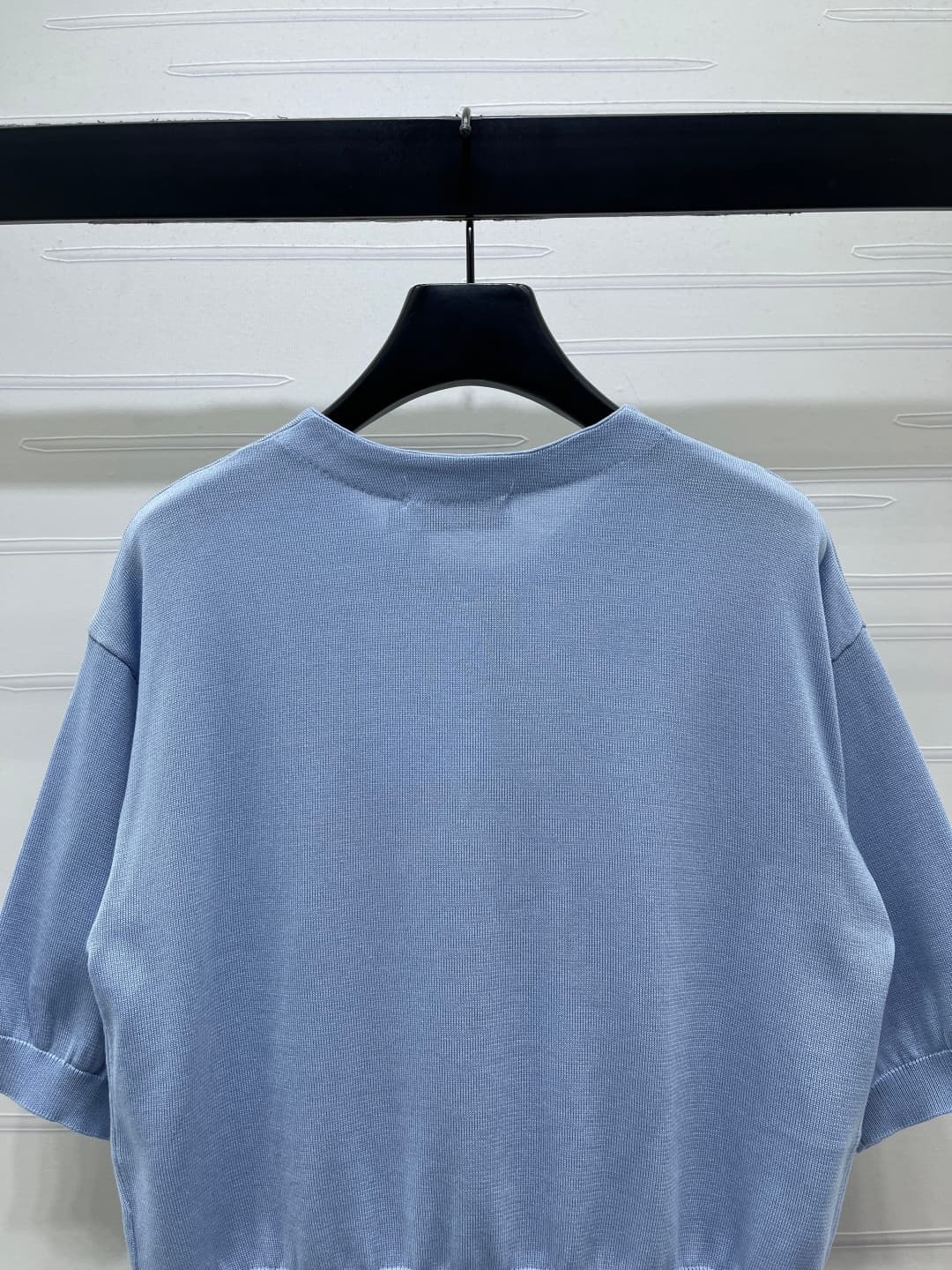 C18662 📣 New high-end collection/series – the latest spring/summer collection from Dio* 2026! Knit short-sleeve sweater with letter logo! Made from custom cotton-wool yarn, offering a premium feel, comfort, and softness. Round-necked short-sleeve design,  — image 6