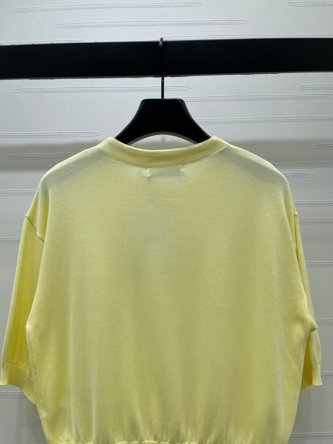 C18663 📣 New high-end collection/series – the latest spring/summer collection from Dio* 2026! Knit short-sleeve sweater with letter logo! Made from custom cotton wool yarn, offering a premium texture, comfort, and softness. Round neck short-sleeve design, — image 7