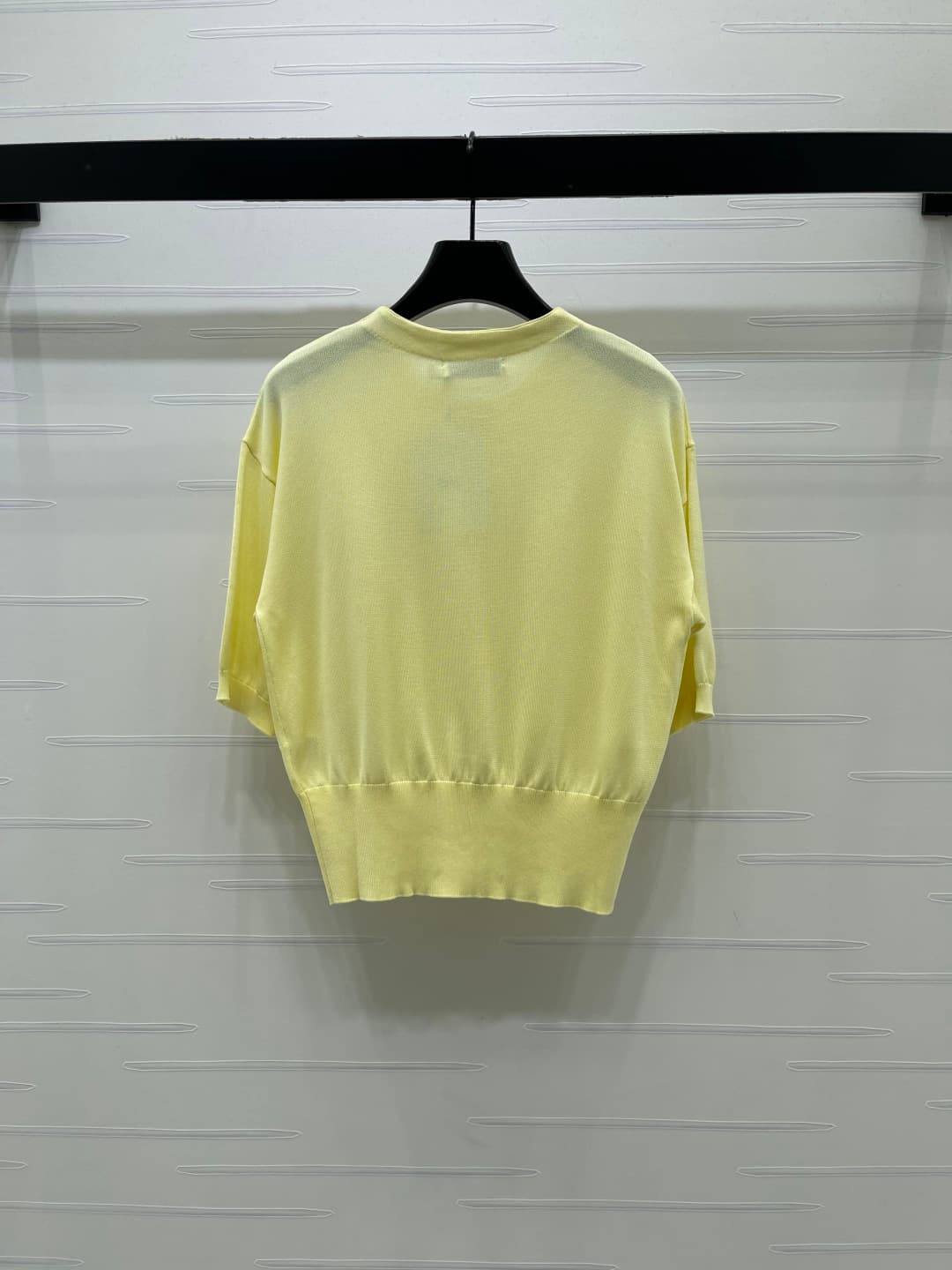 C18663 📣 New high-end collection/series – the latest spring/summer collection from Dio* 2026! Knit short-sleeve sweater with letter logo! Made from custom cotton wool yarn, offering a premium texture, comfort, and softness. Round neck short-sleeve design, — image 8