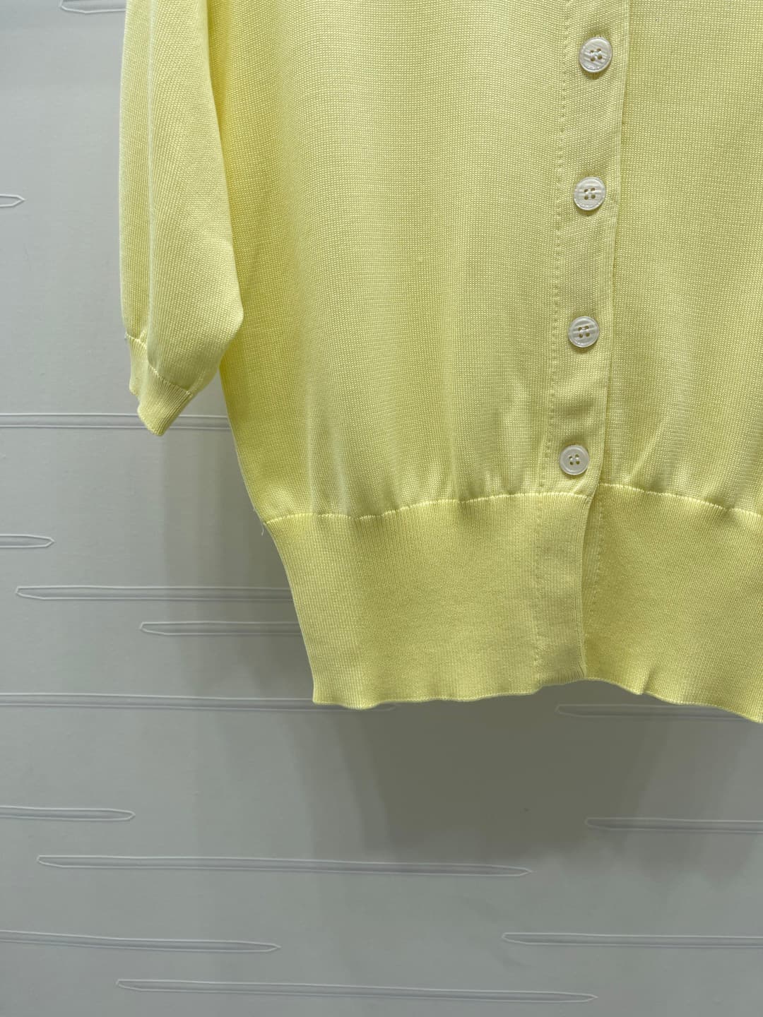 C18663 📣 New high-end collection/series – the latest spring/summer collection from Dio* 2026! Knit short-sleeve sweater with letter logo! Made from custom cotton wool yarn, offering a premium texture, comfort, and softness. Round neck short-sleeve design, — image 5