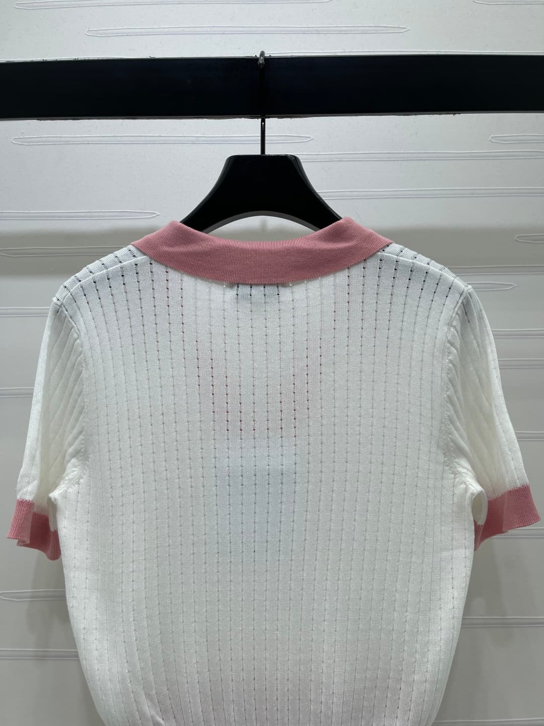 C18669 📣 New high-end vintage/retro items! CHANE* 2026 – the latest spring collection! Hollowed-out knitted V-neck short sleeves! Made from imported yarn for premium texture and comfort. The V-neck design features a woven pattern of hollow hook stitches.  — image 7
