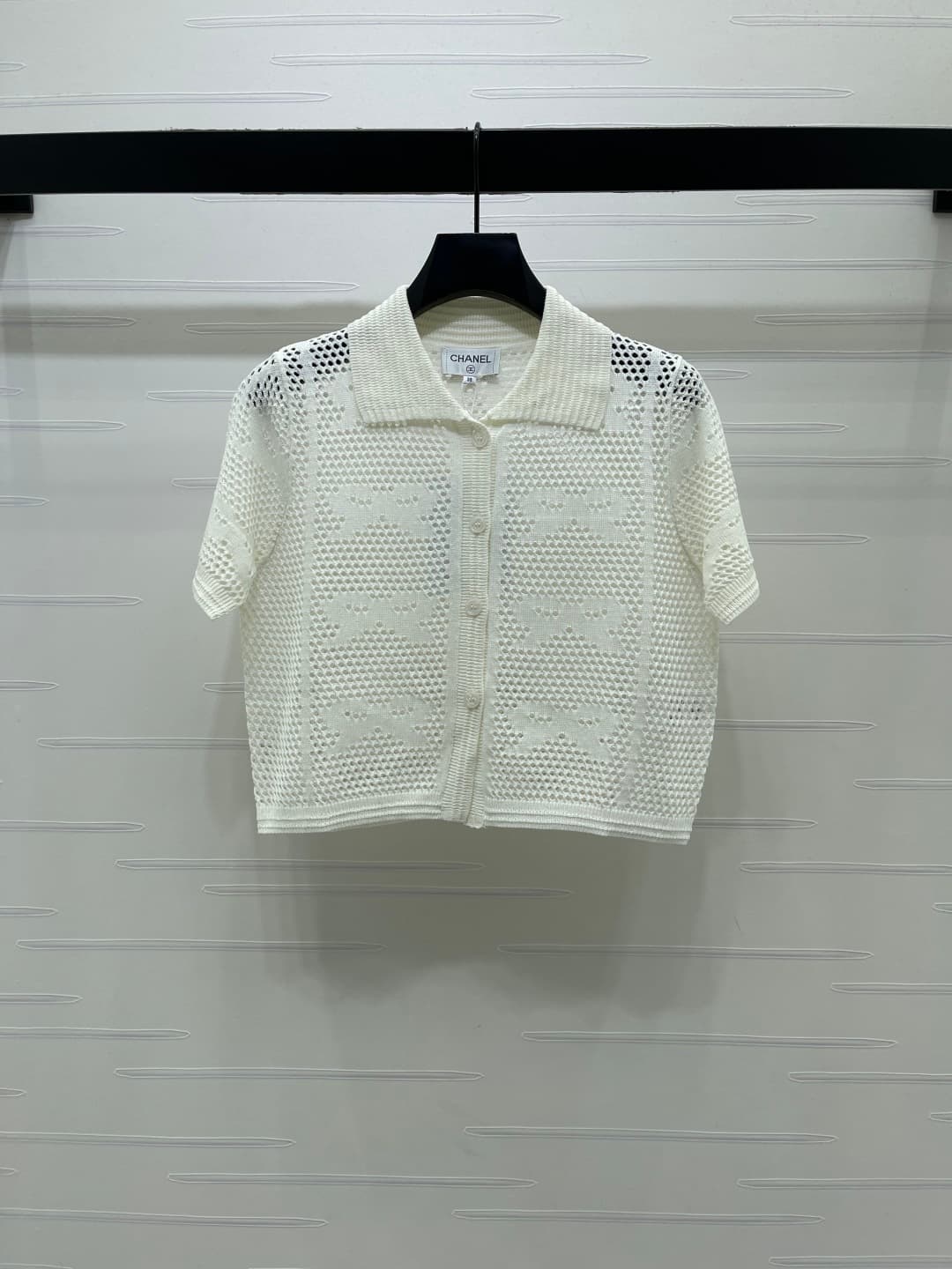 C18673 📣 New high-end collection/series – CHANE* 2026: the latest spring collection! Short sleeves with open collars and embroidered details! Made from custom cotton wool yarn for a premium feel, comfort, and softness. The open-collar knit short sleeve de — image 2