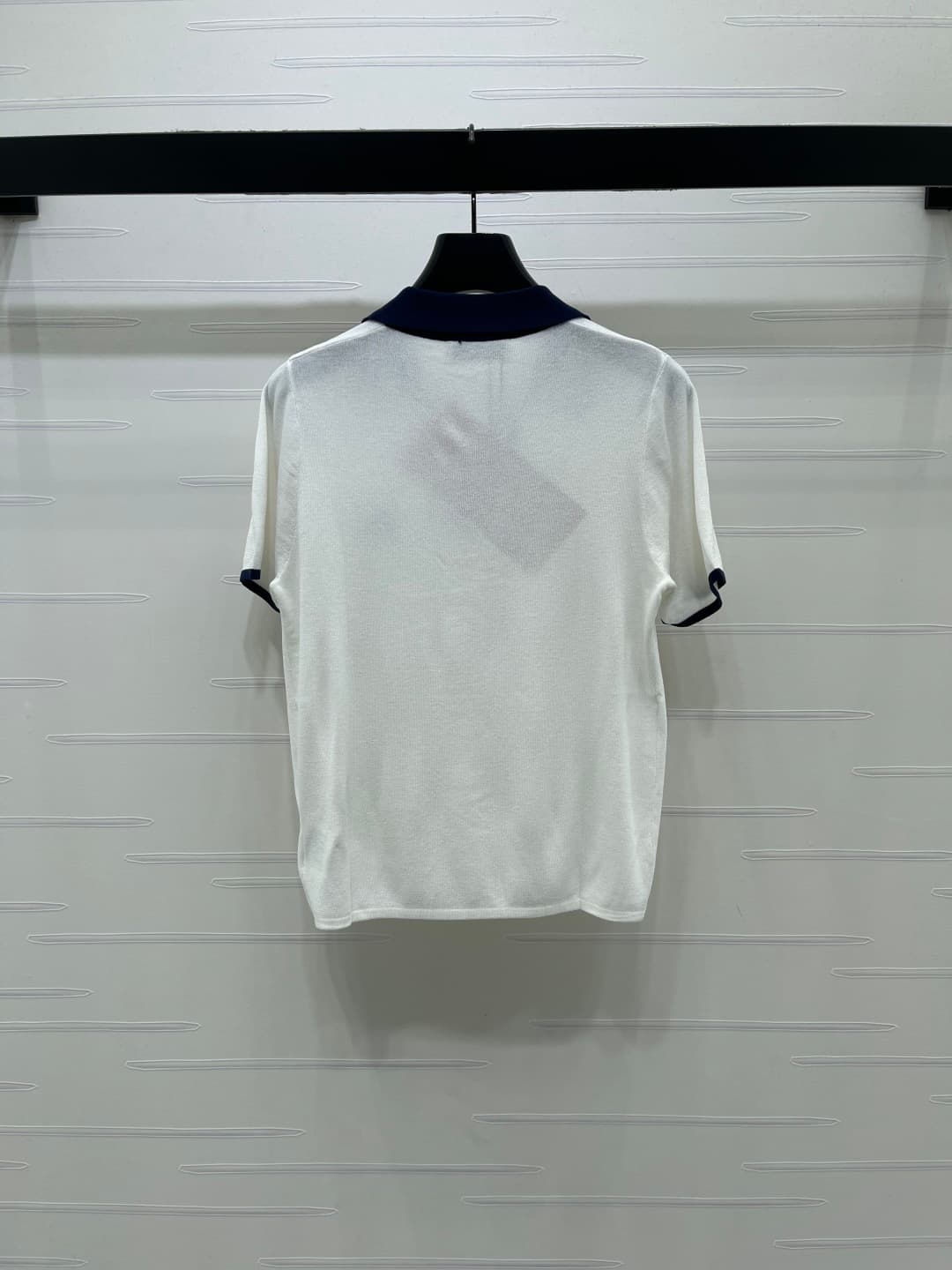C18644 📣 New high-end collection MiuMi*2026 – the latest spring/summer series! Contrasting color V-necked knit short sleeves! Custom imported knitted material for a premium feel, light, breathable and comfortable. V-necked short sleeve design that enhance — image 8